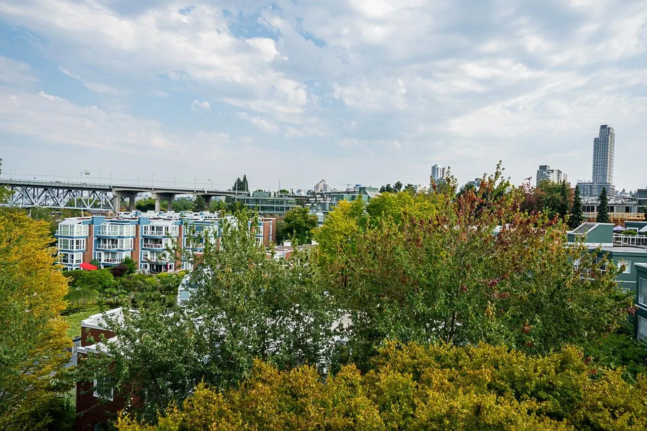 601 1510 W 1st Avenue