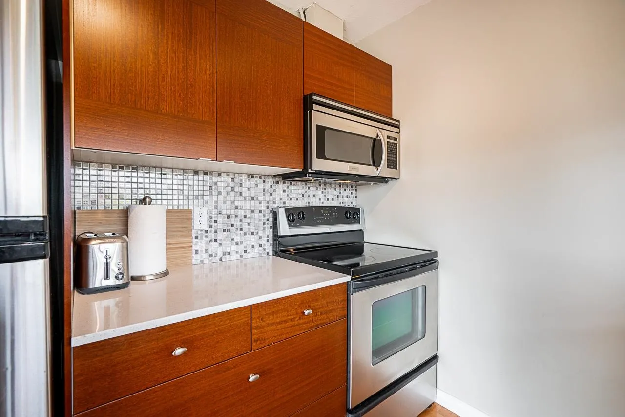 601 1510 W 1st Avenue