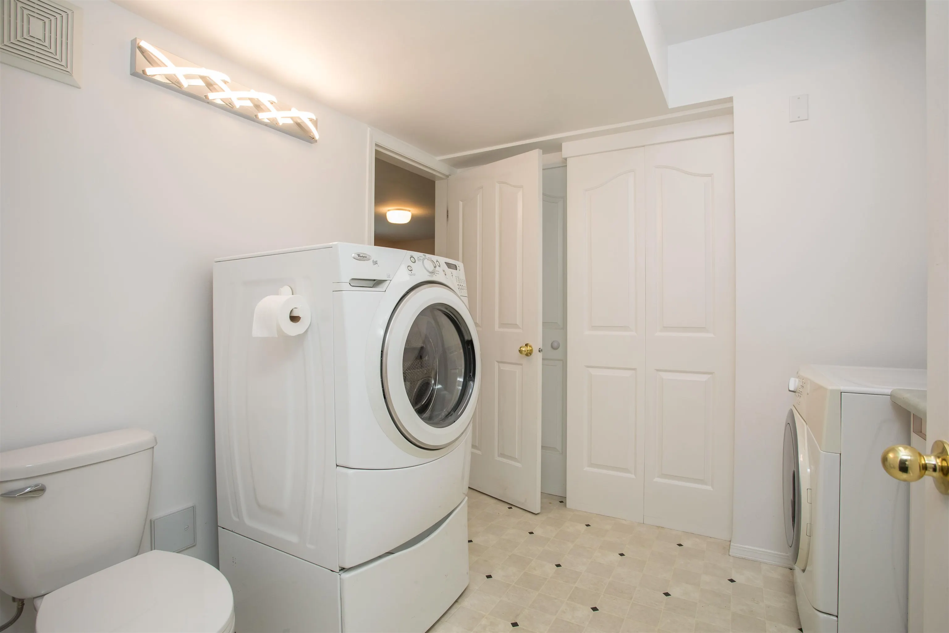 1005 Alderson Avenue