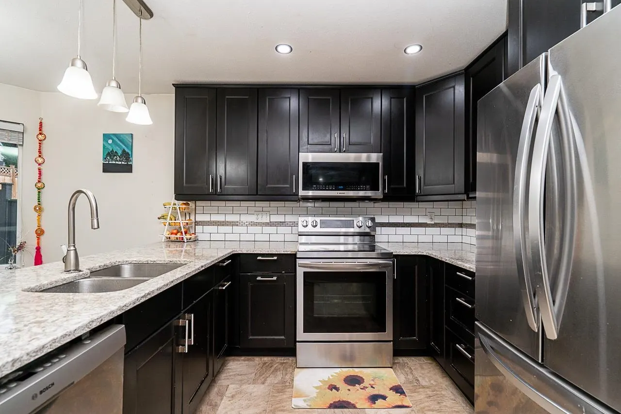 18661 56 Avenue Avenue