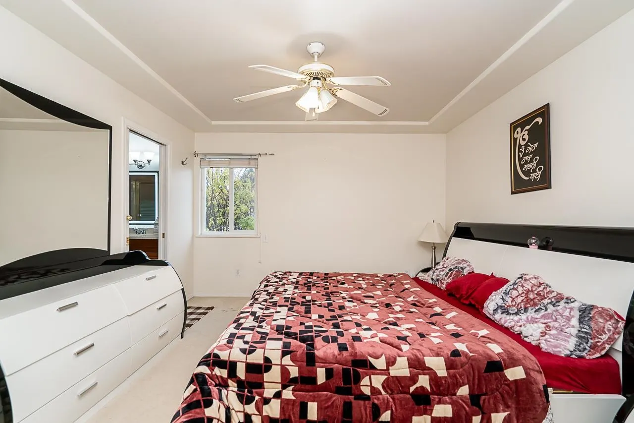 18661 56 Avenue Avenue