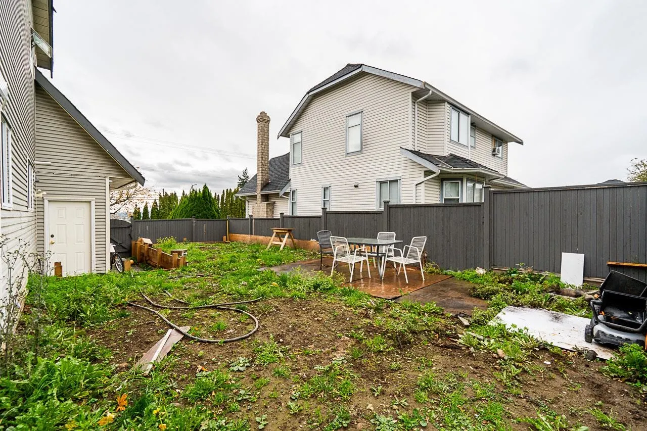 18661 56 Avenue Avenue