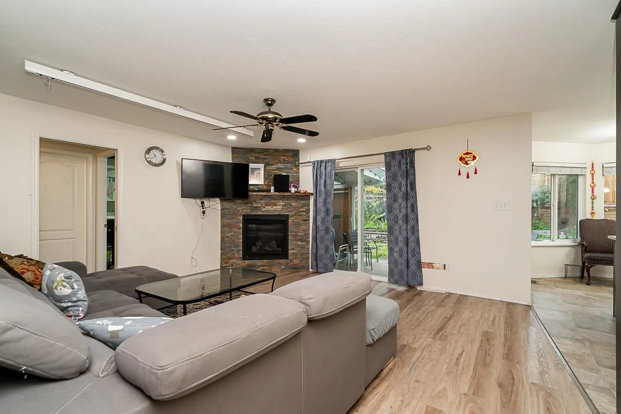 18661 56 Avenue Avenue