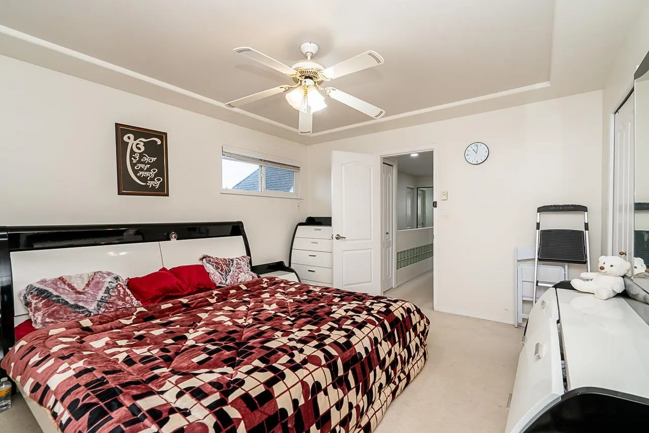 18661 56 Avenue Avenue