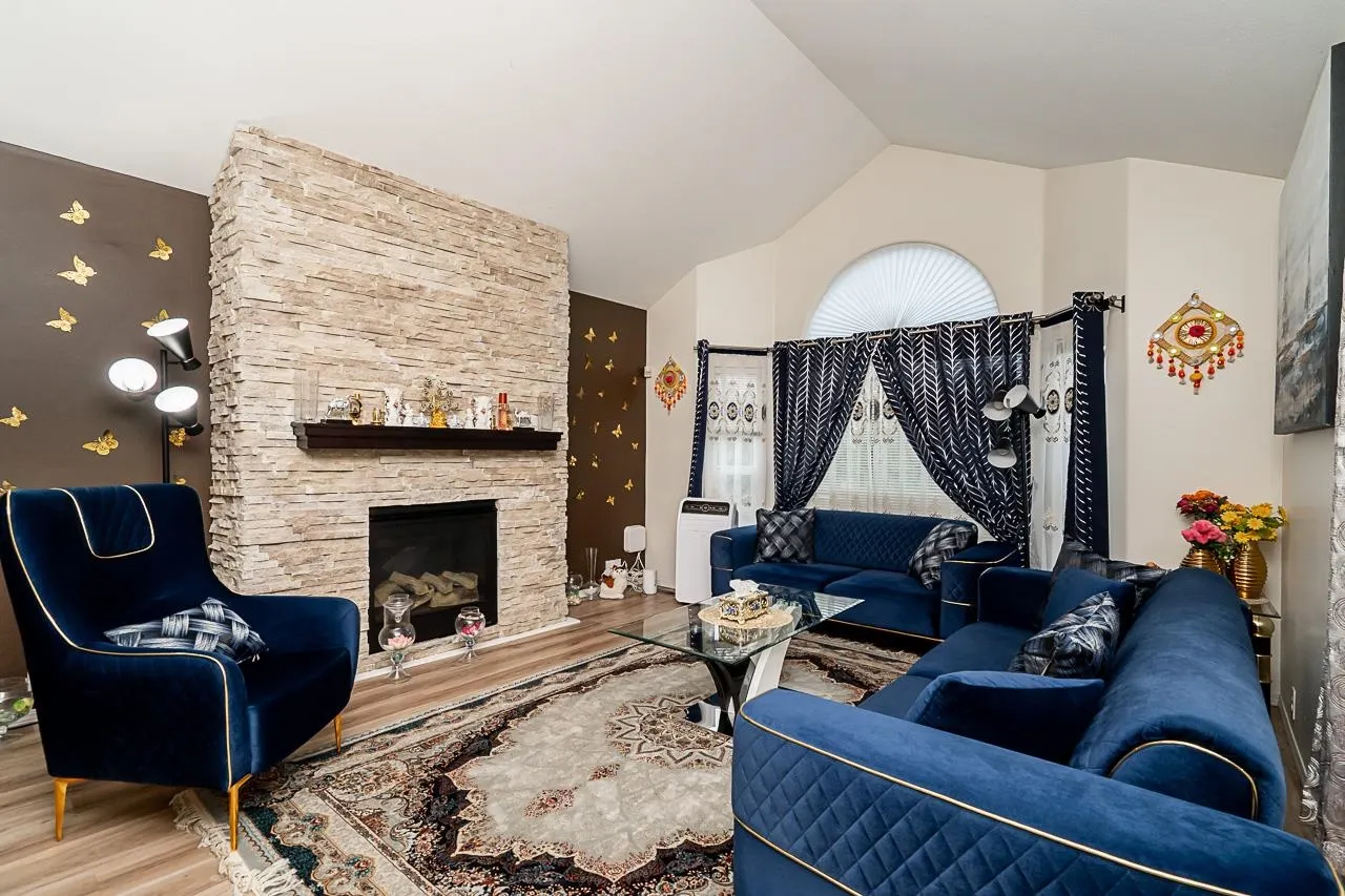 18661 56 Avenue Avenue