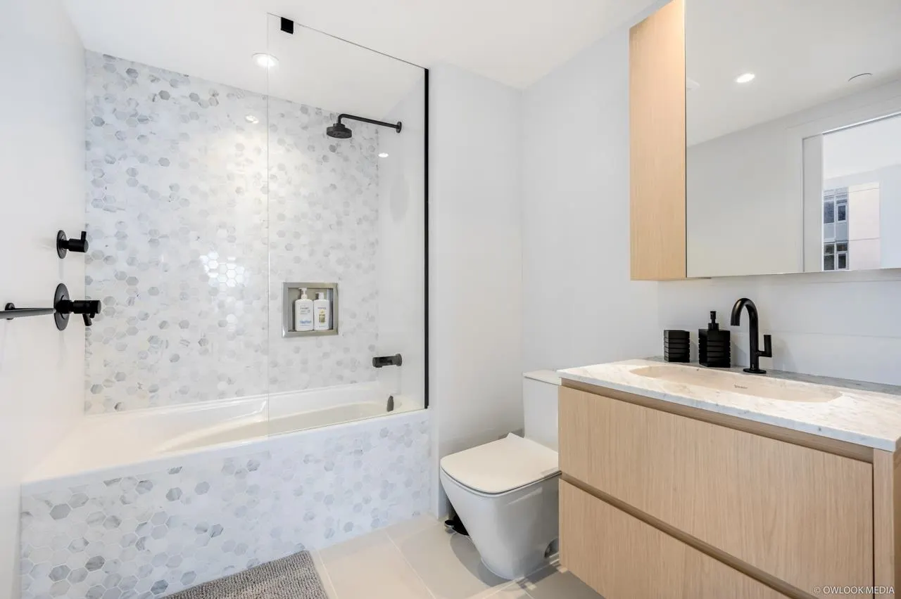 1504 1180 Broughton Street