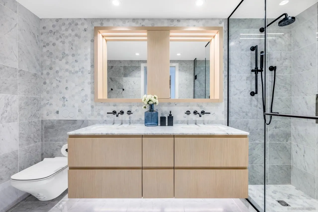 1504 1180 Broughton Street