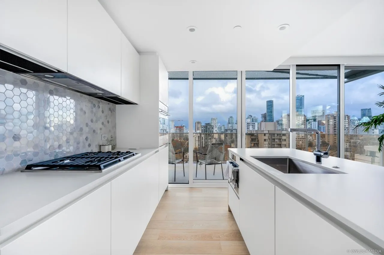 1504 1180 Broughton Street