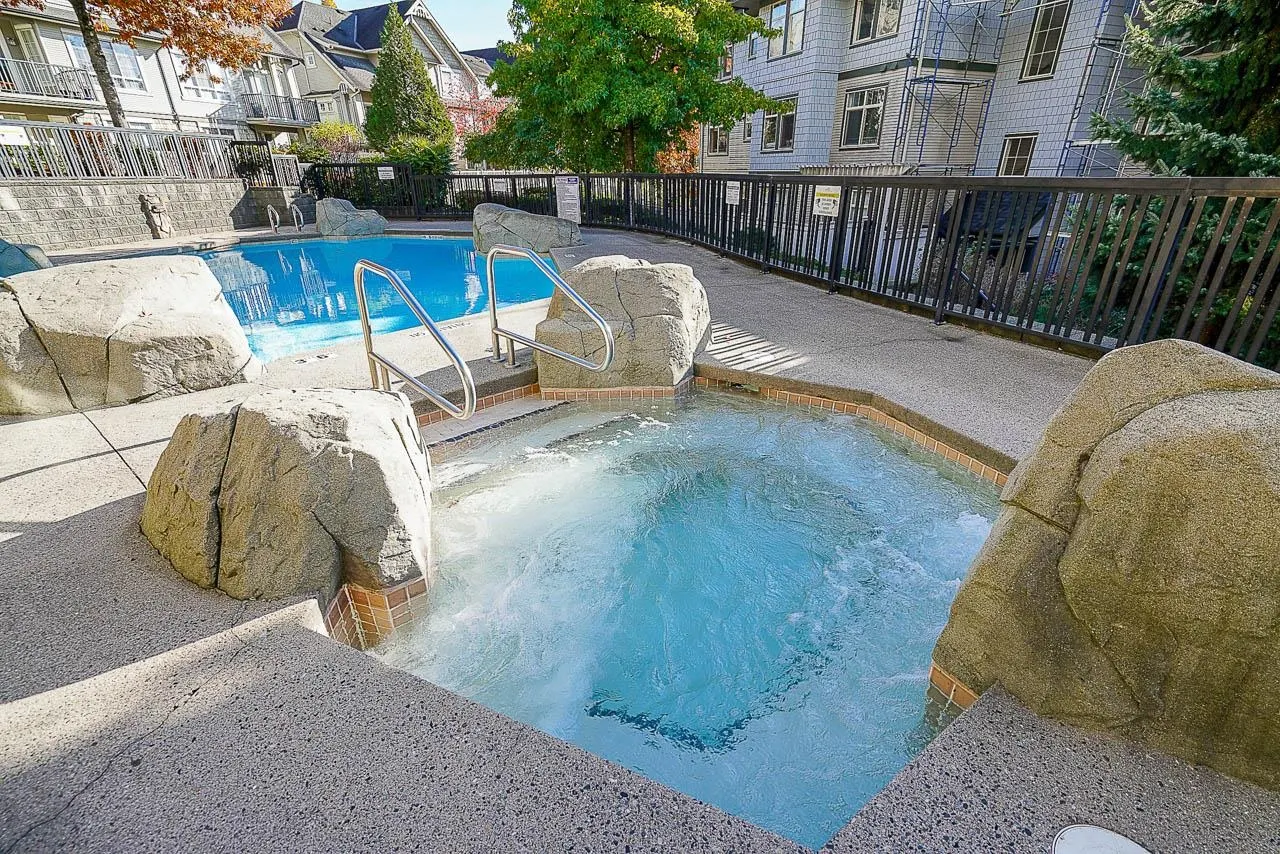 206 2958 Silver Springs Boulevard