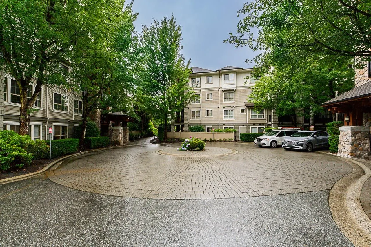 206 2958 Silver Springs Boulevard