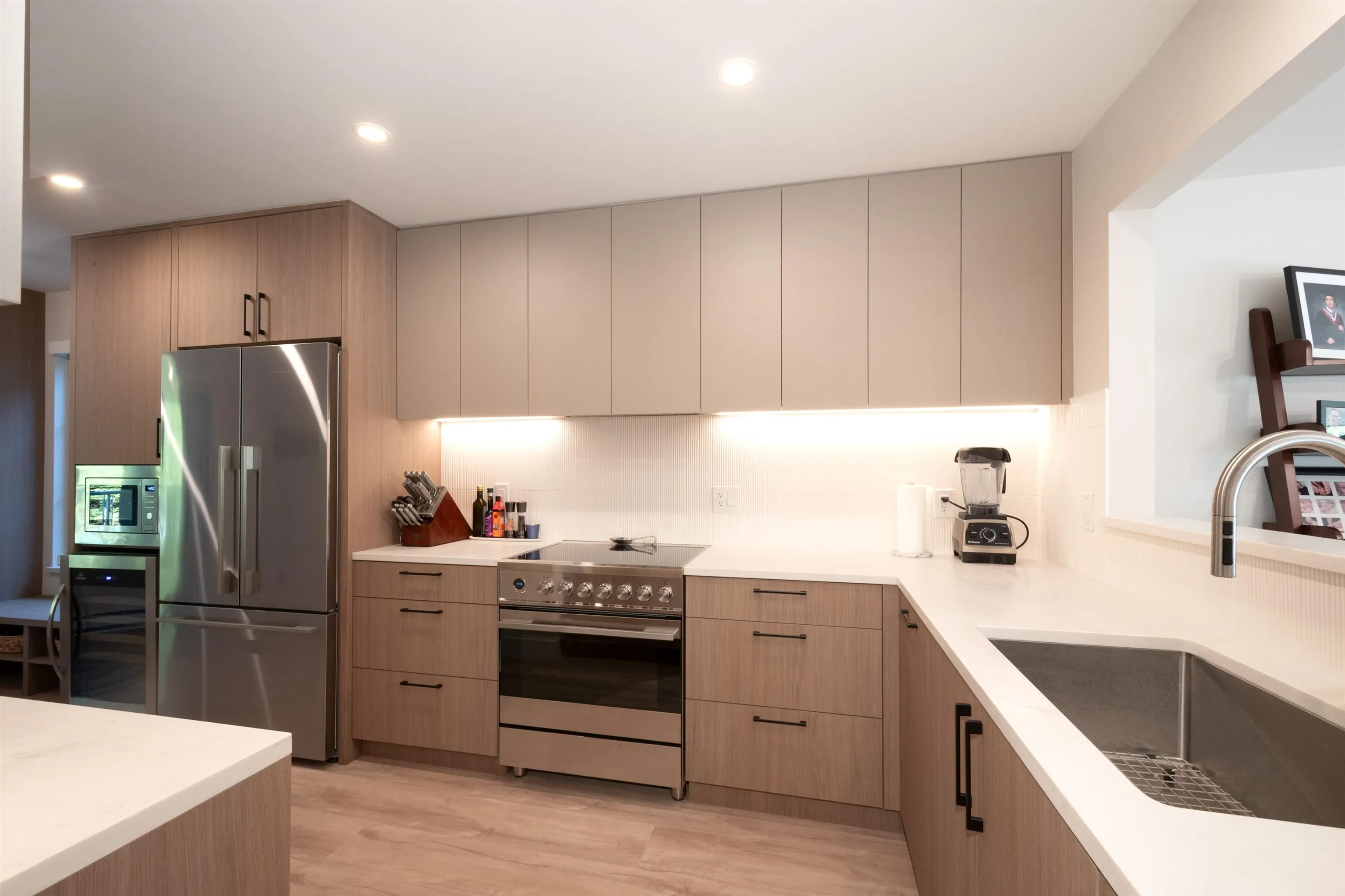 403 1050 Bowron Court