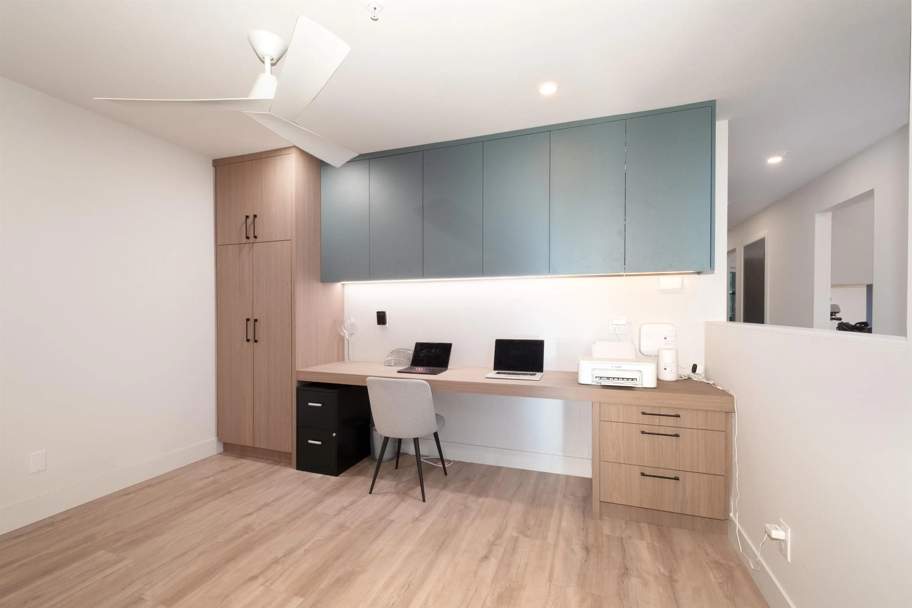 403 1050 Bowron Court