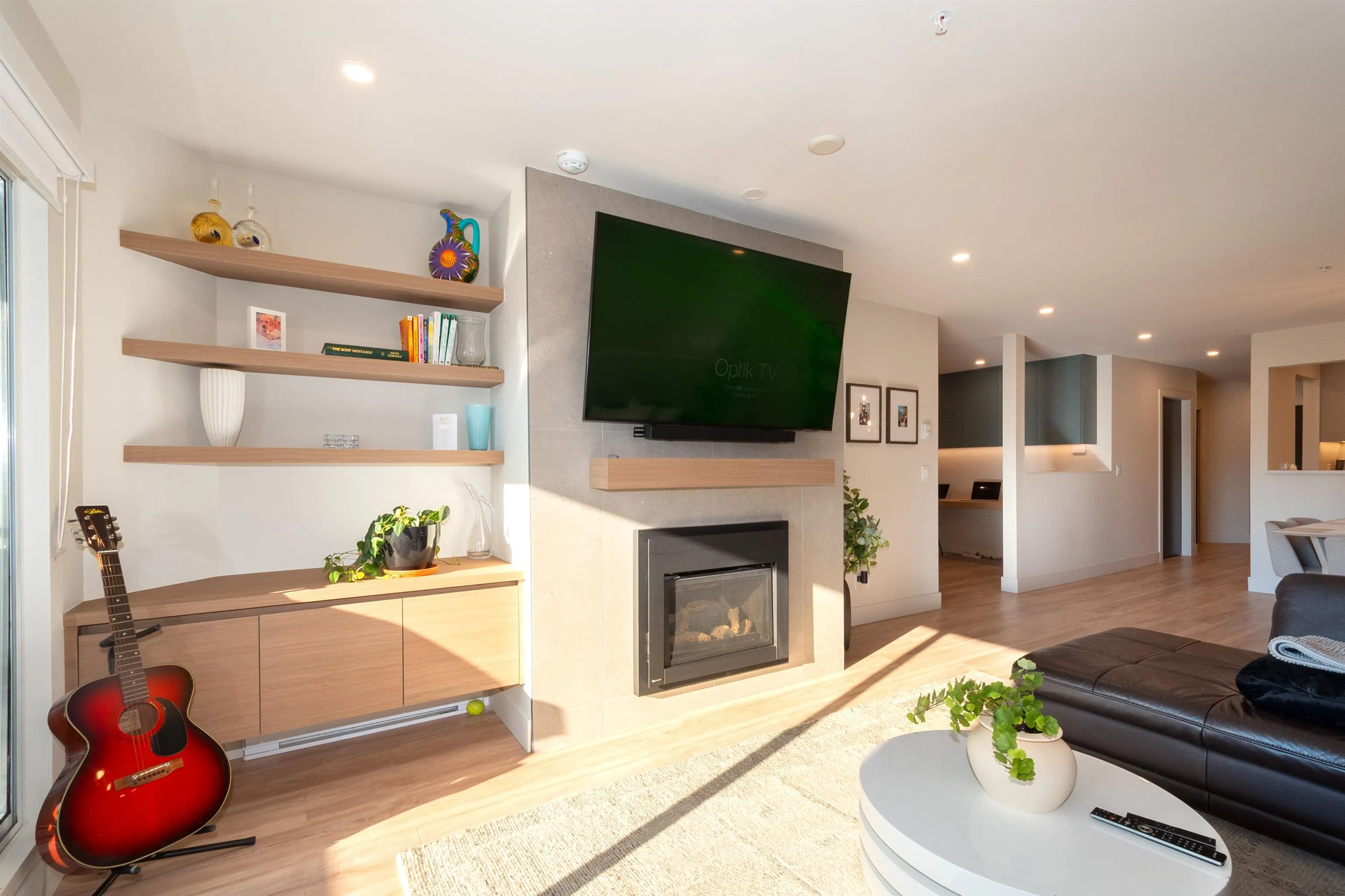 403 1050 Bowron Court