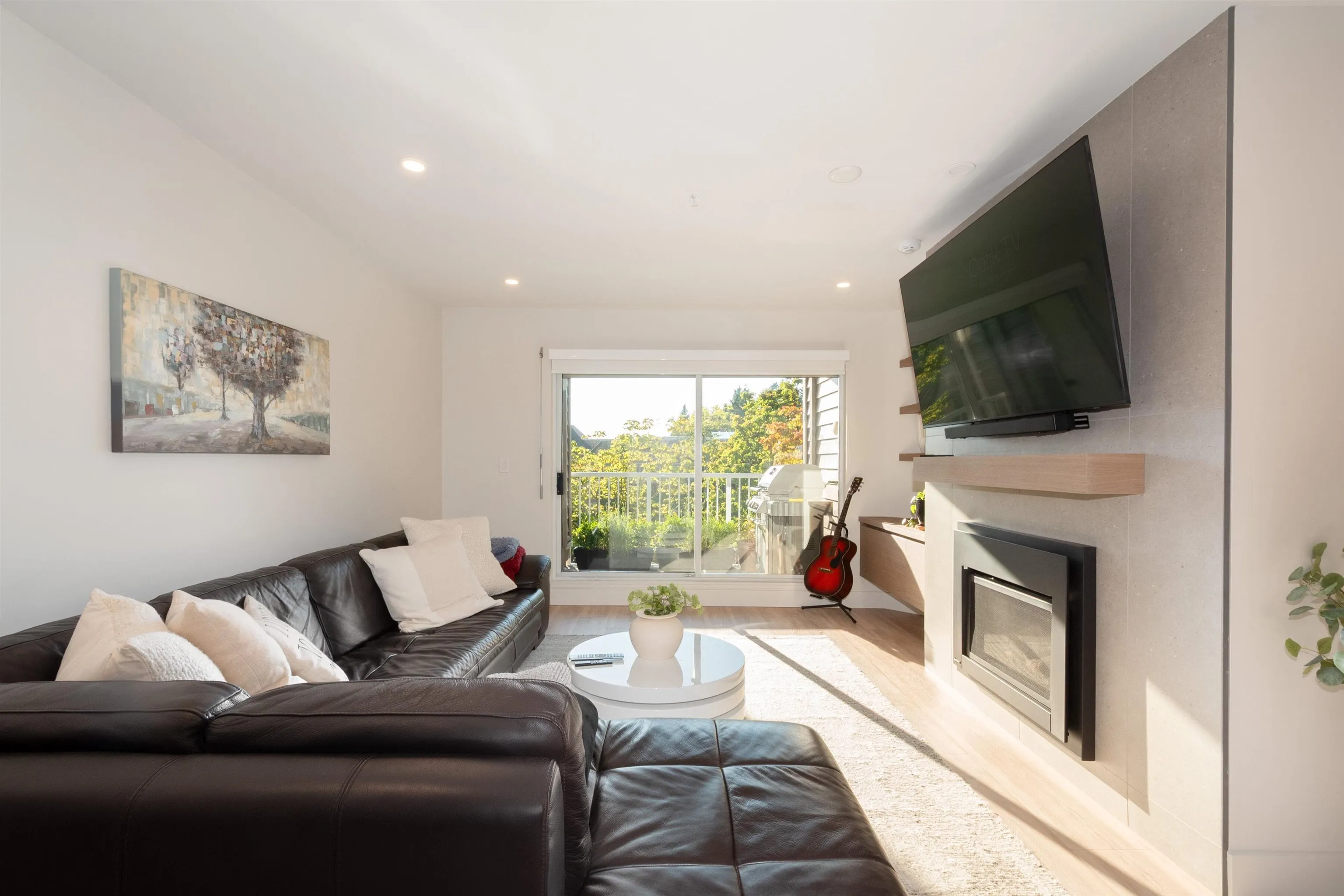 403 1050 Bowron Court