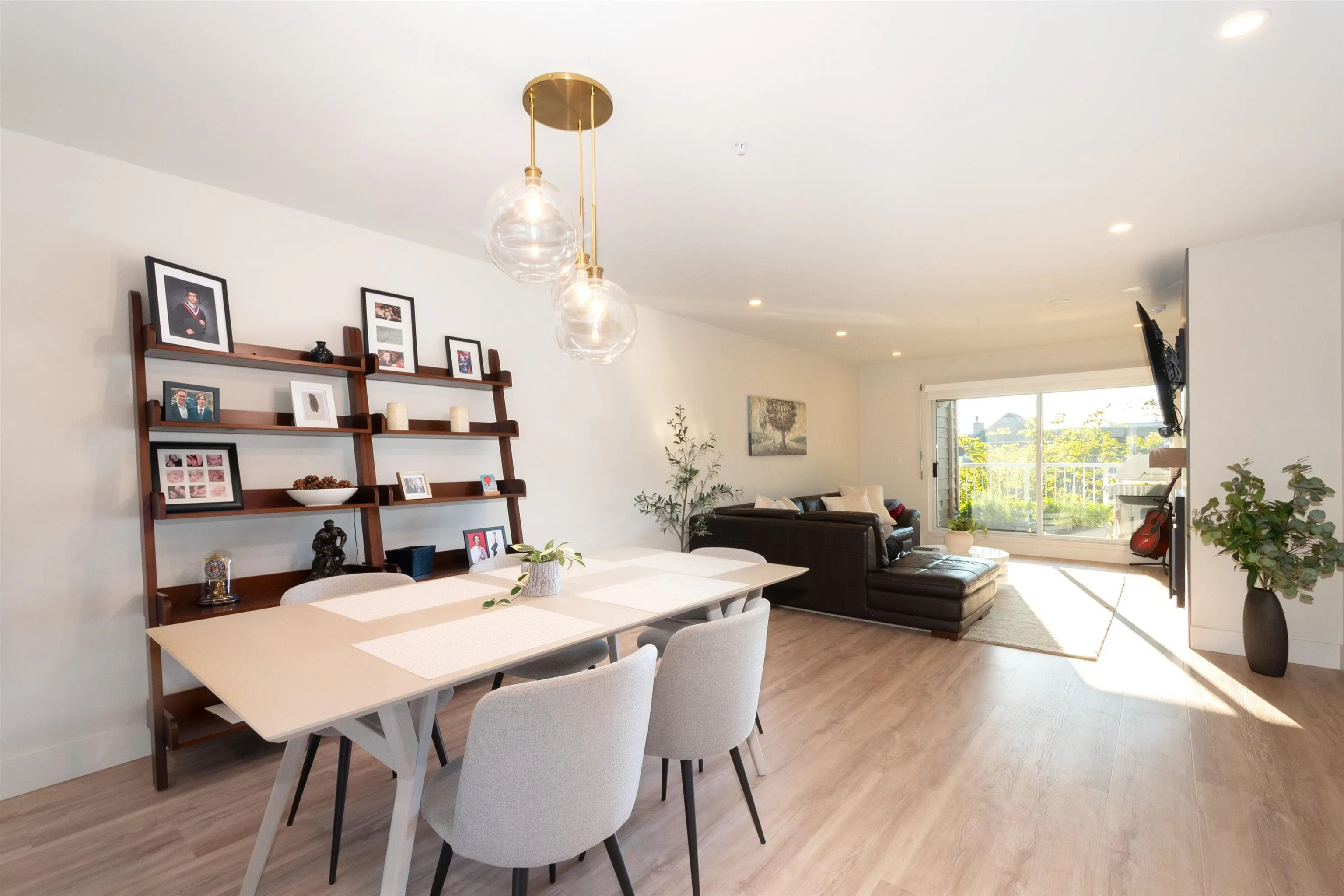 403 1050 Bowron Court