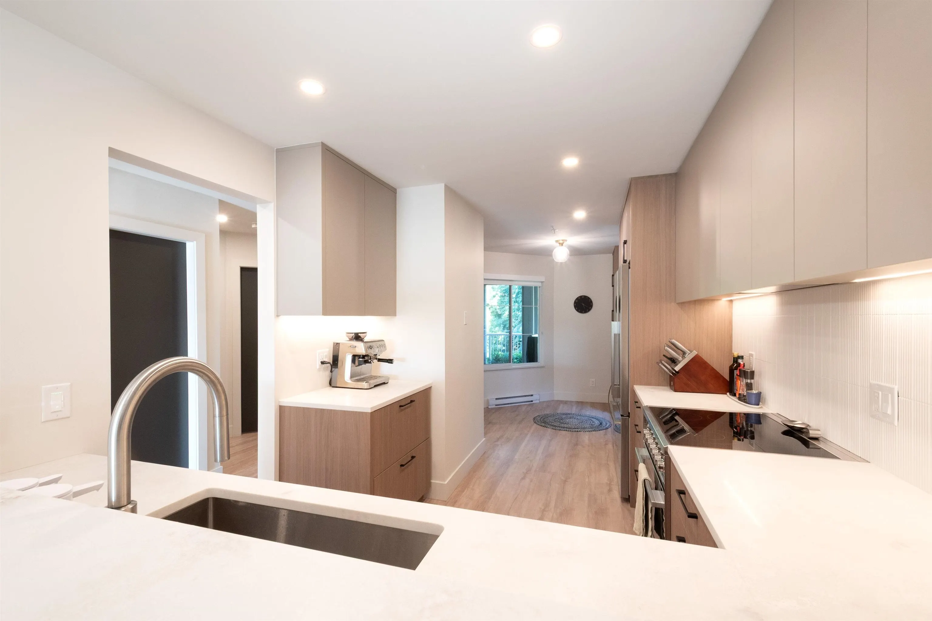 403 1050 Bowron Court