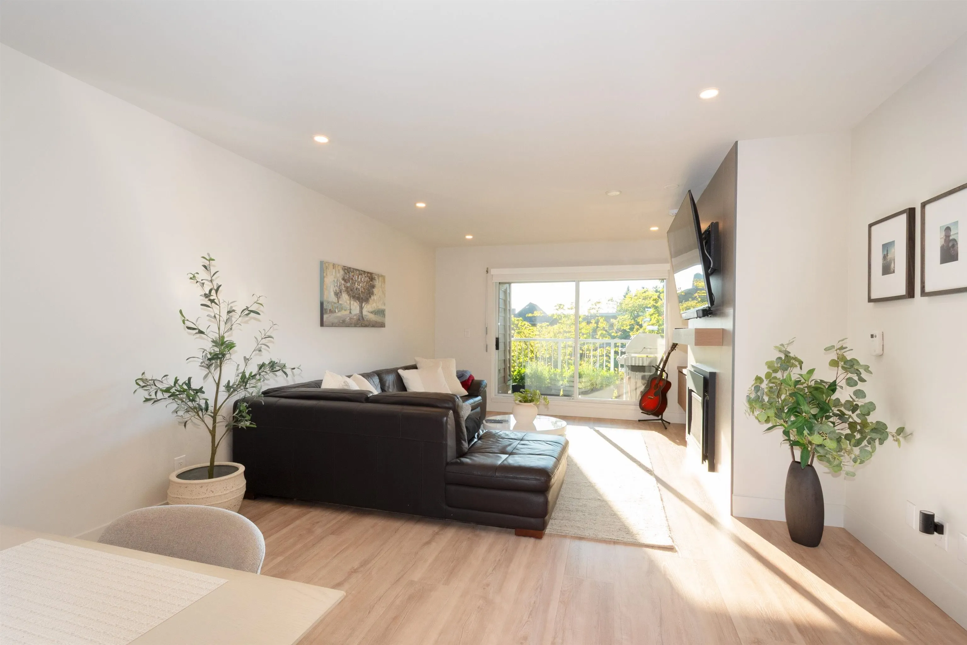 403 1050 Bowron Court