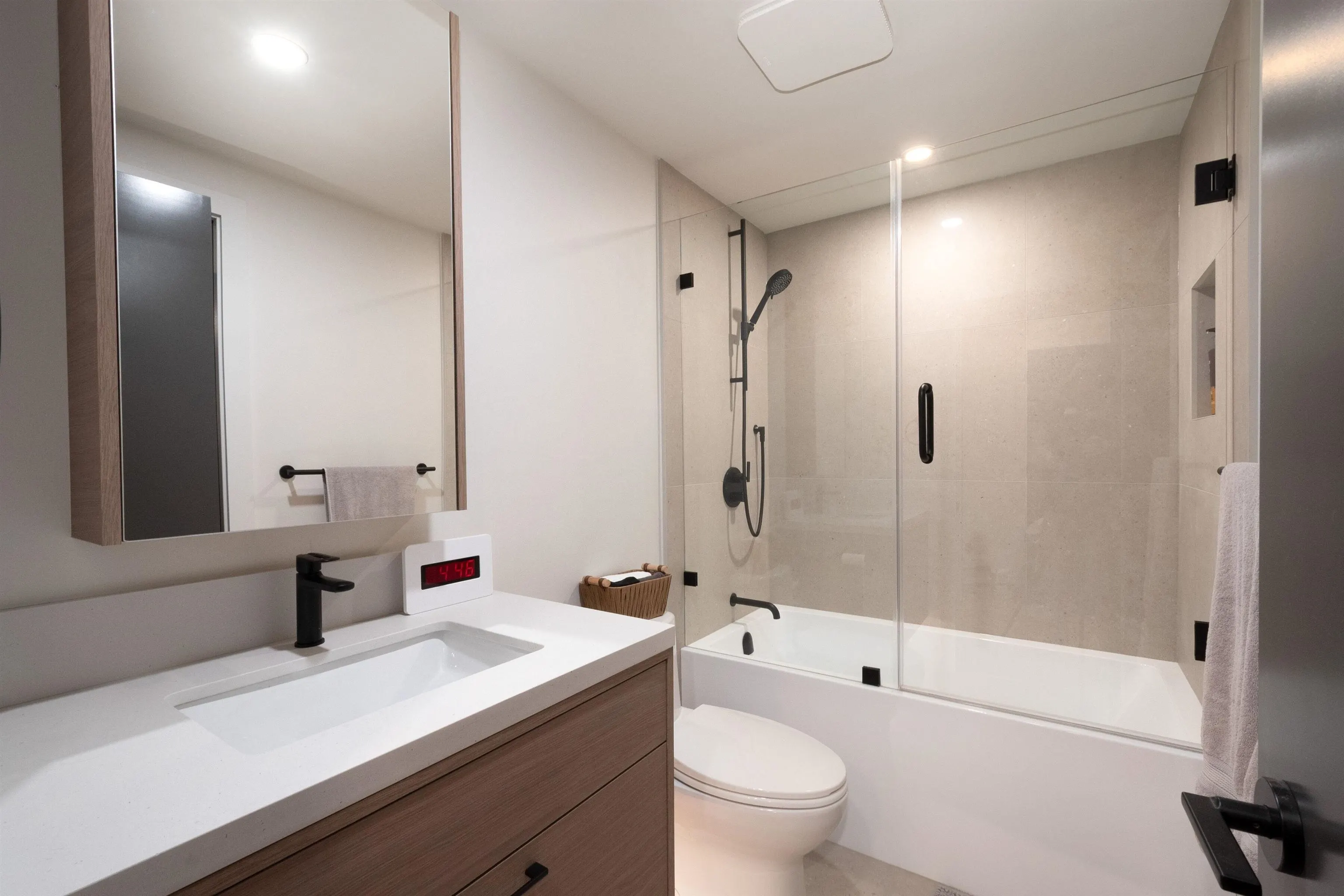 403 1050 Bowron Court