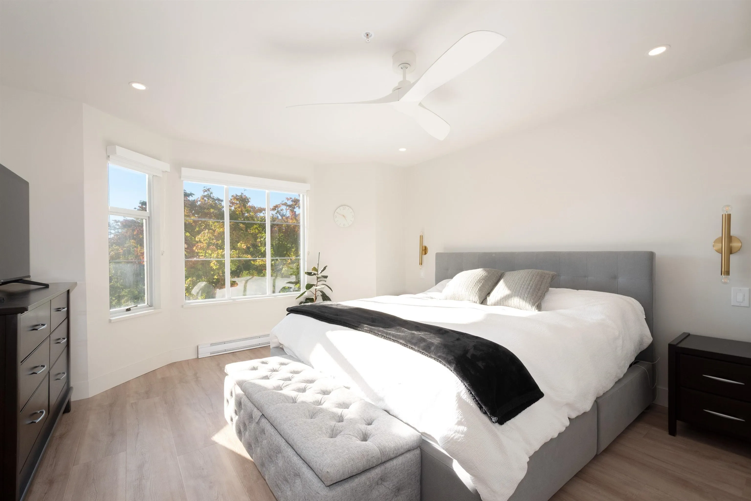 403 1050 Bowron Court