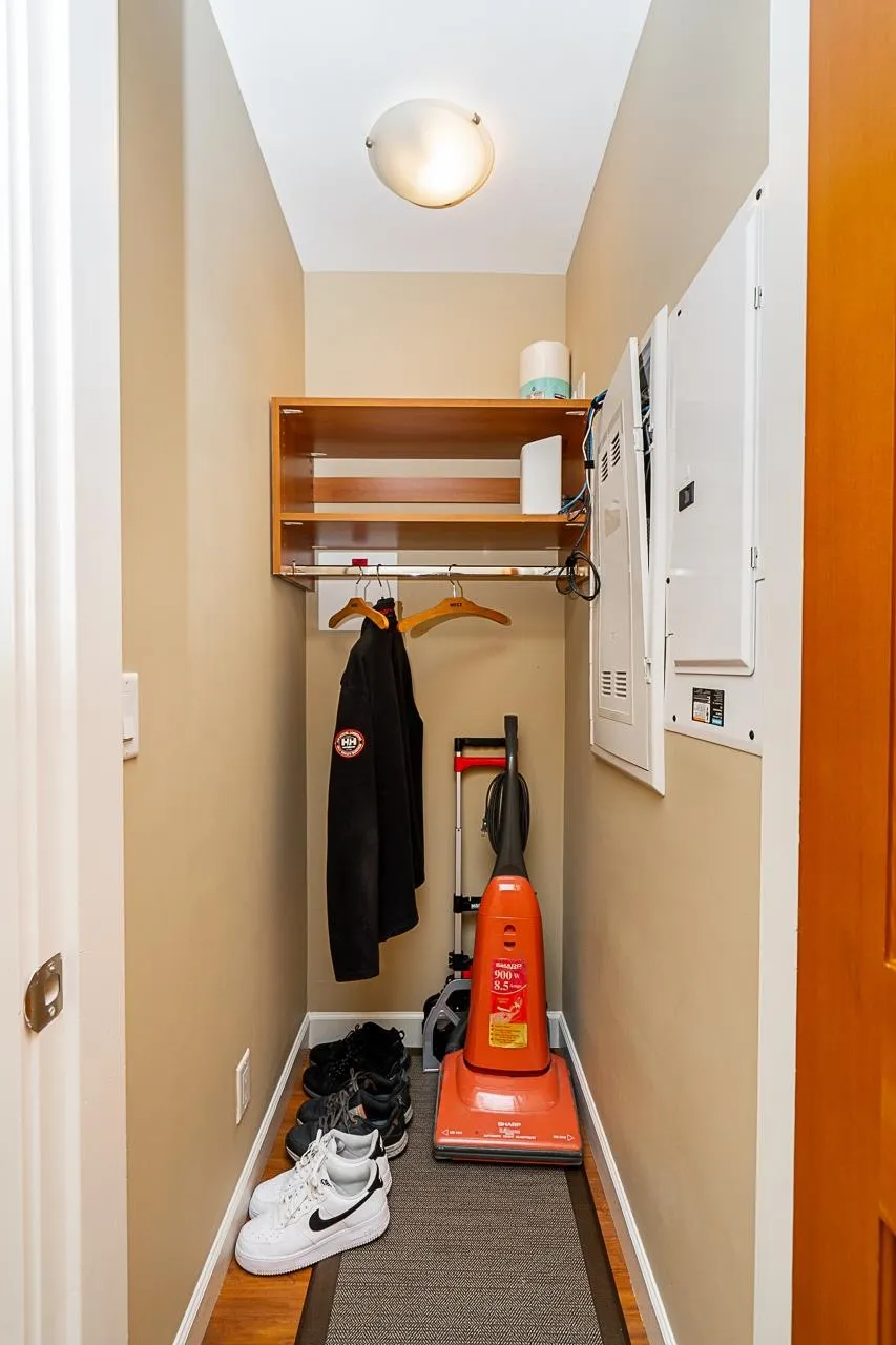 581 8288 207a Street