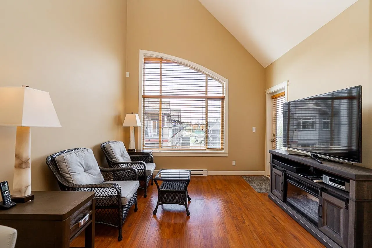 581 8288 207a Street