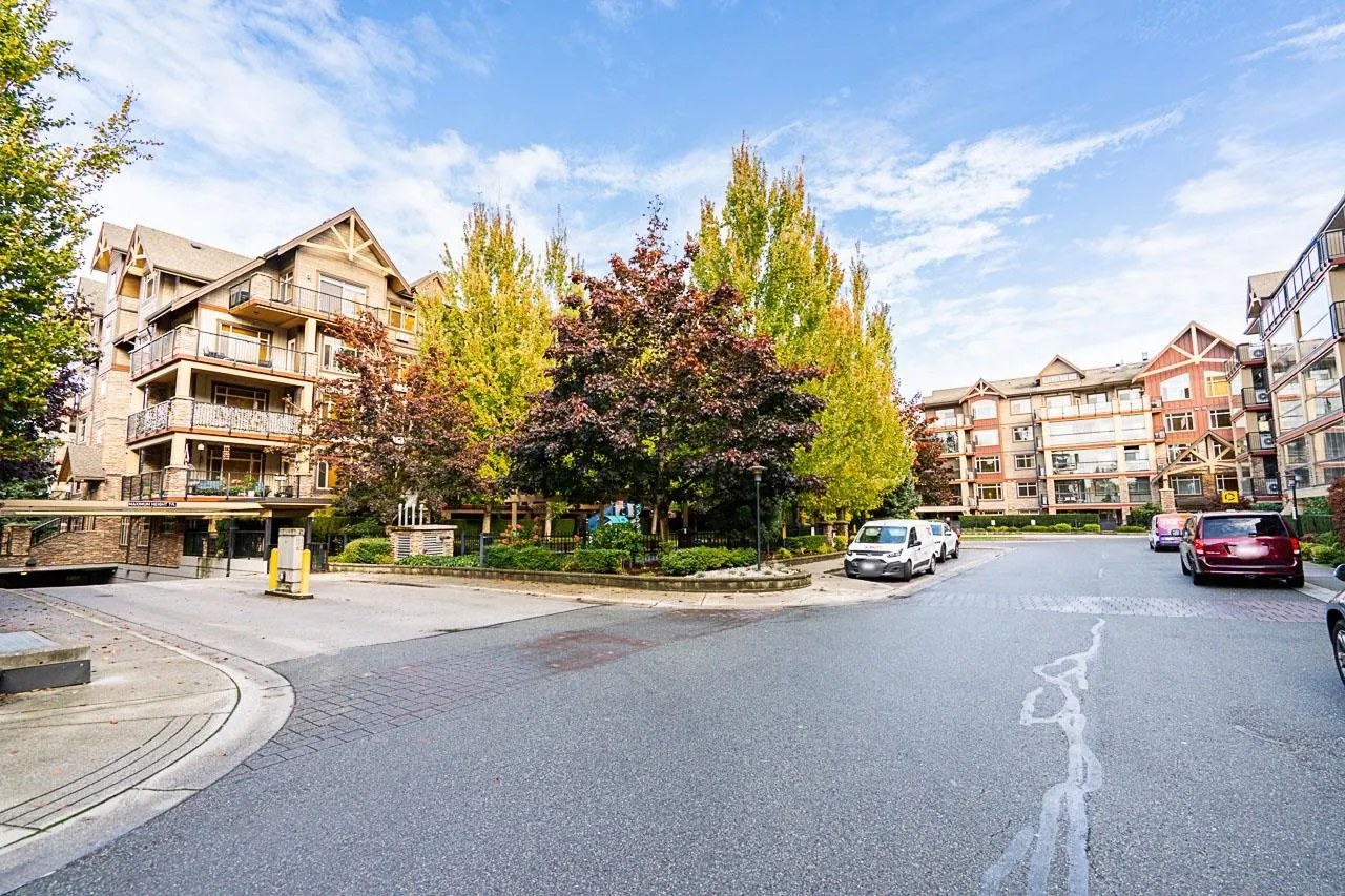 581 8288 207a Street