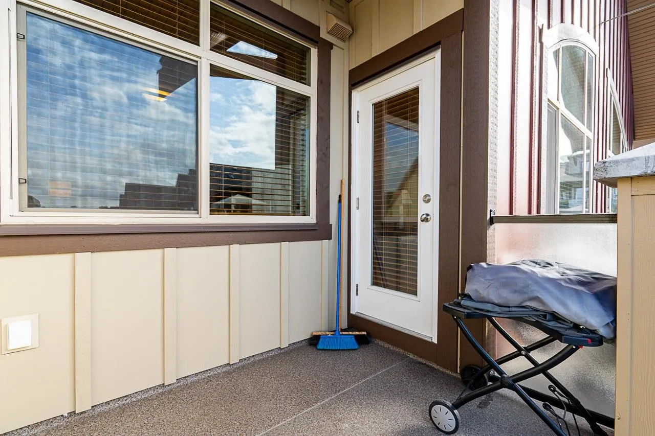 581 8288 207a Street