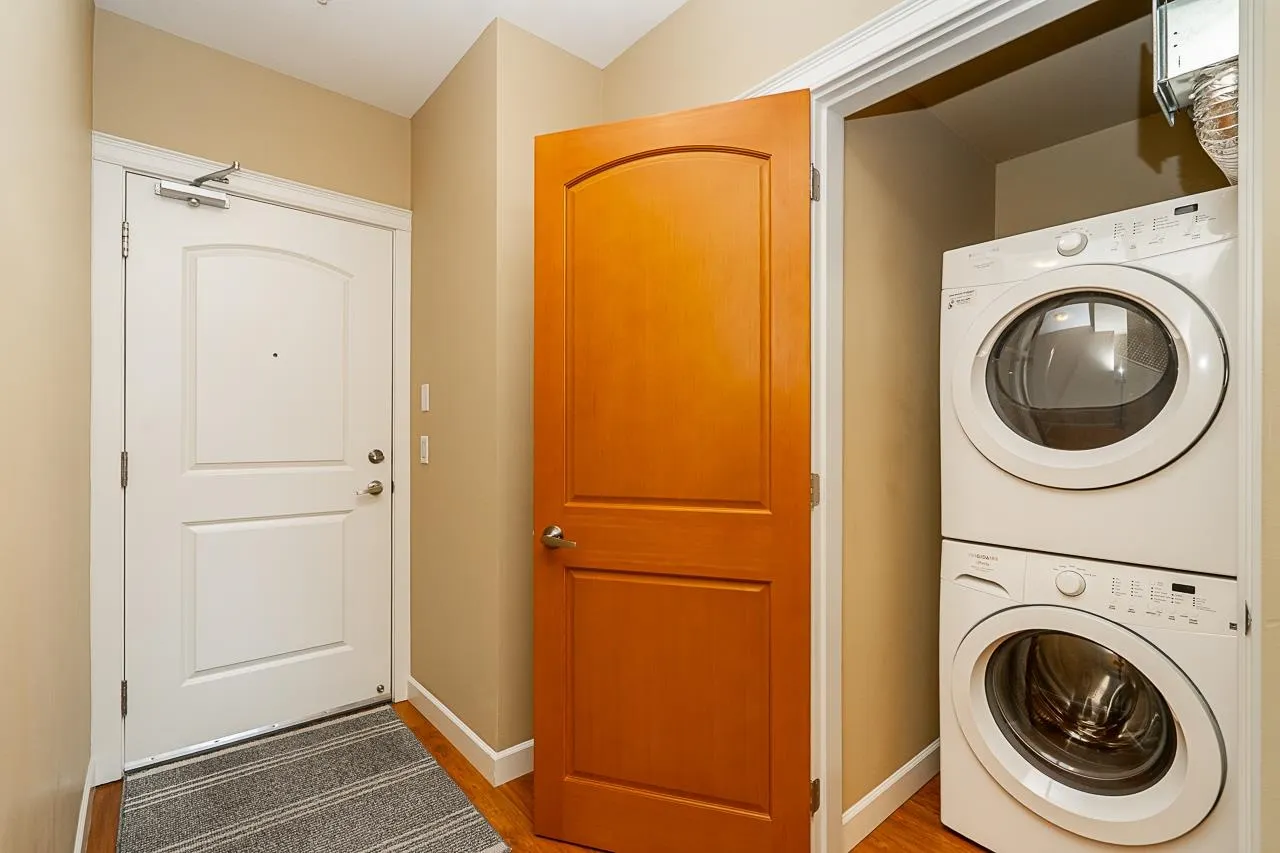 581 8288 207a Street