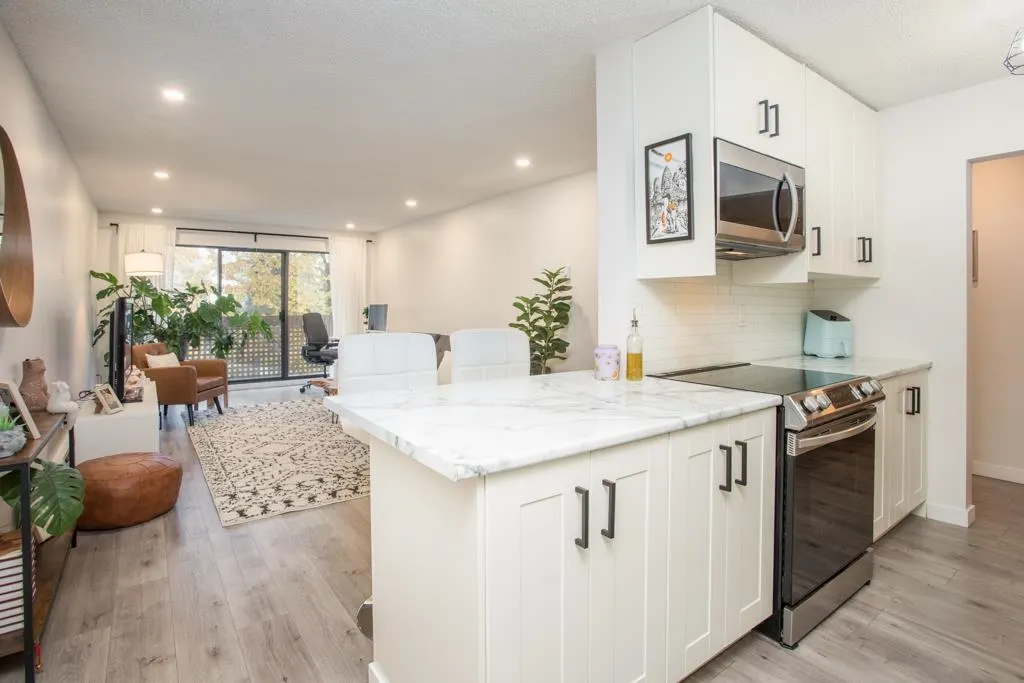 309 7151 Edmonds Street