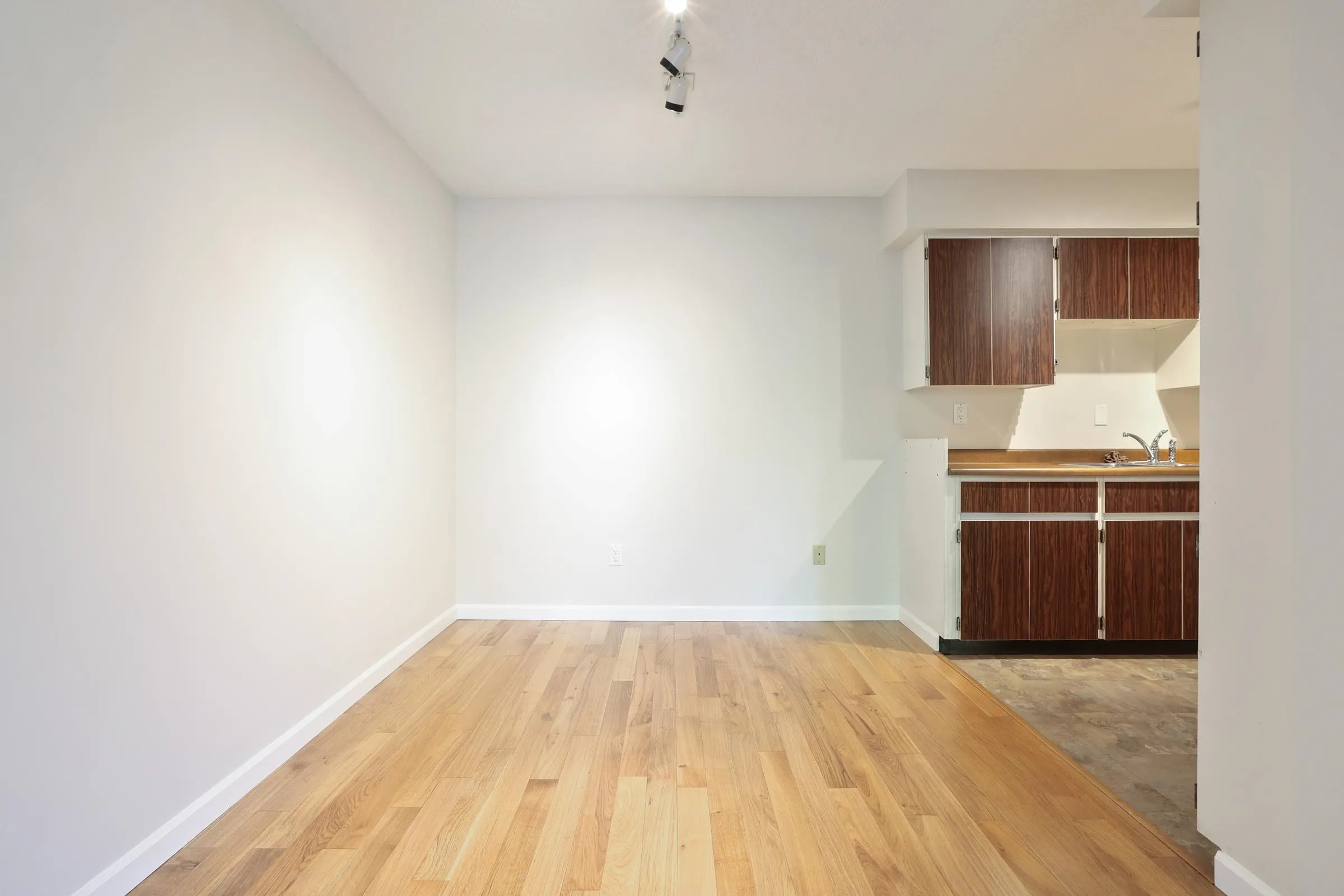 410 1435 Nelson Street