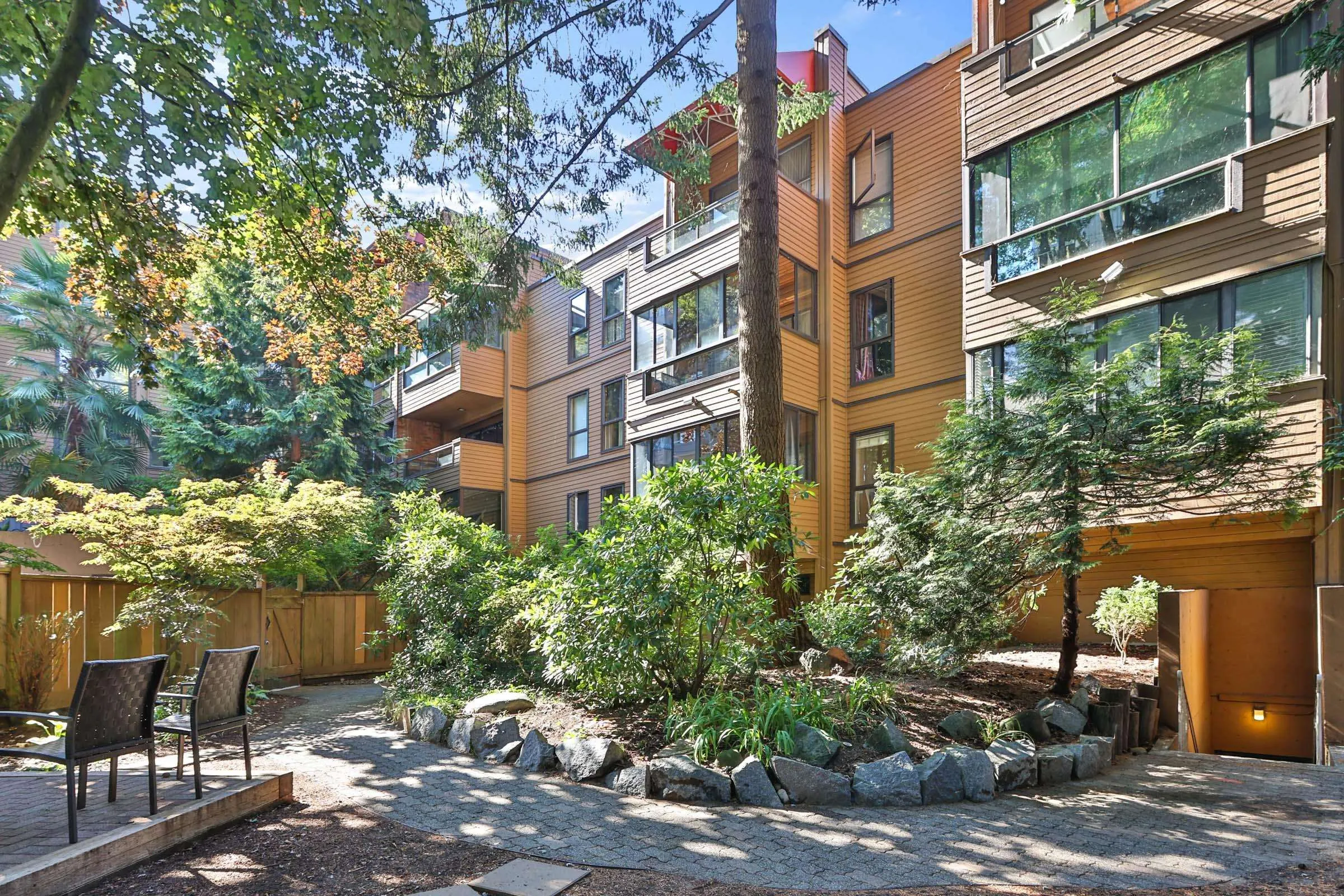 410 1435 Nelson Street