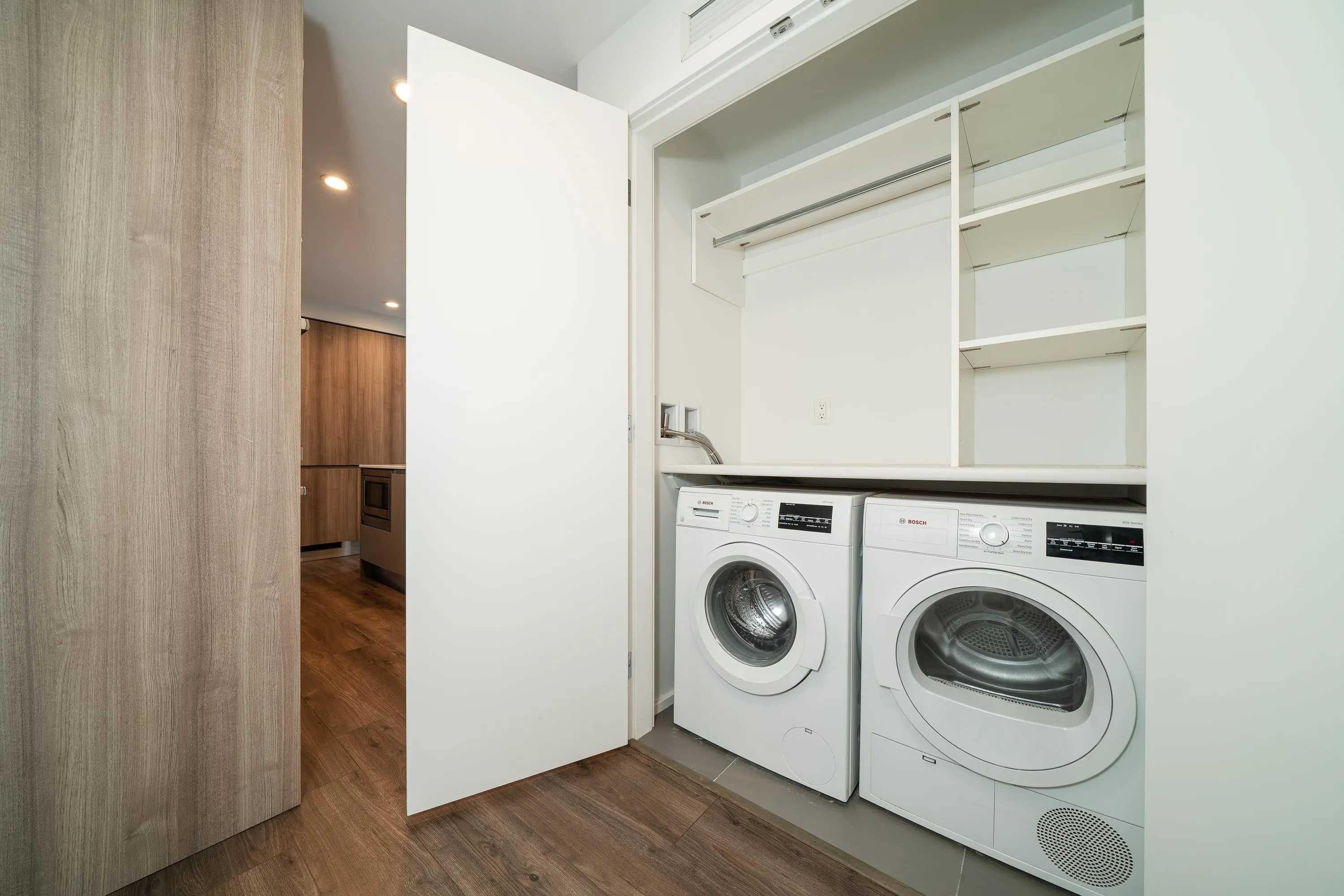 5001 3809 Evergreen Place