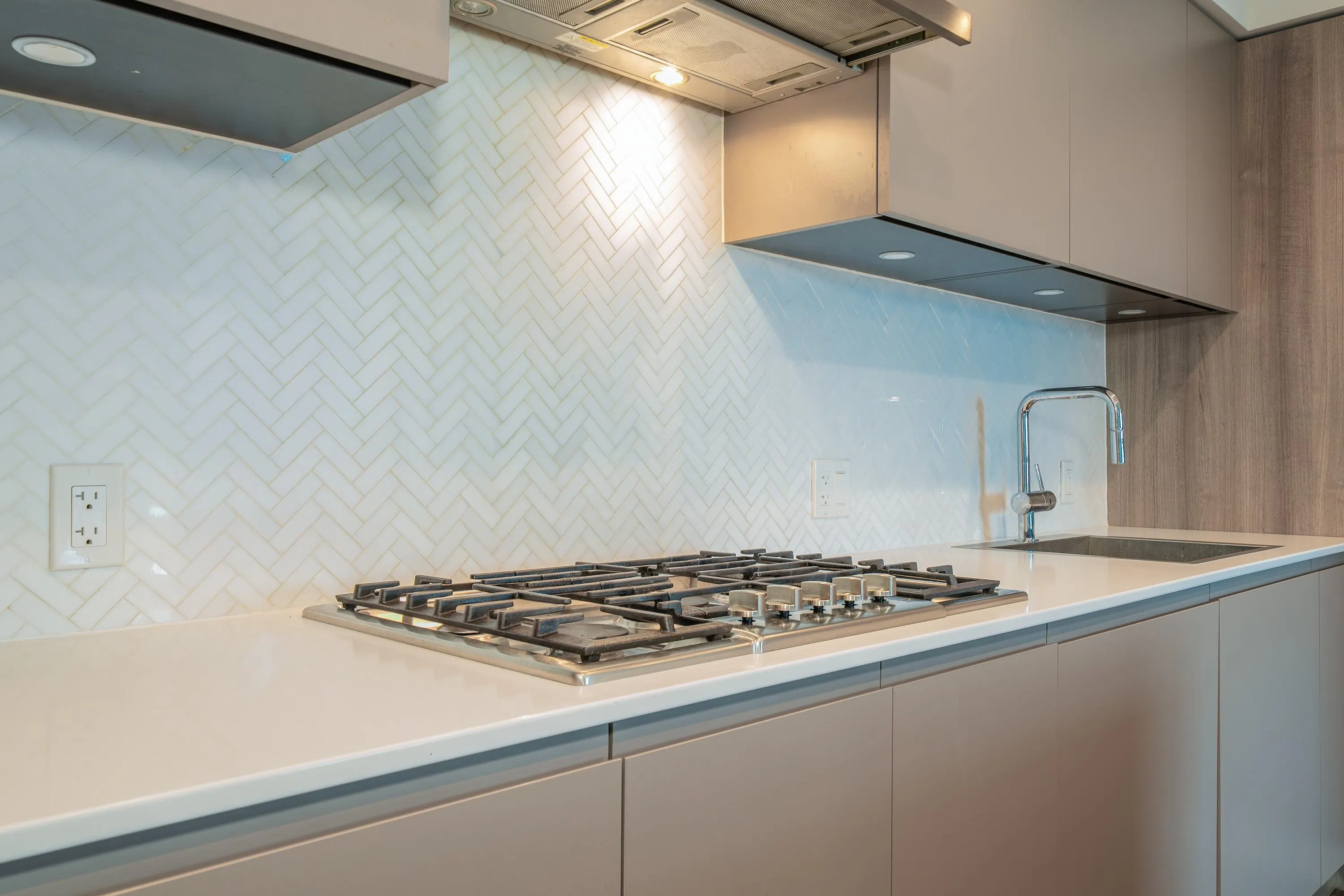 5001 3809 Evergreen Place