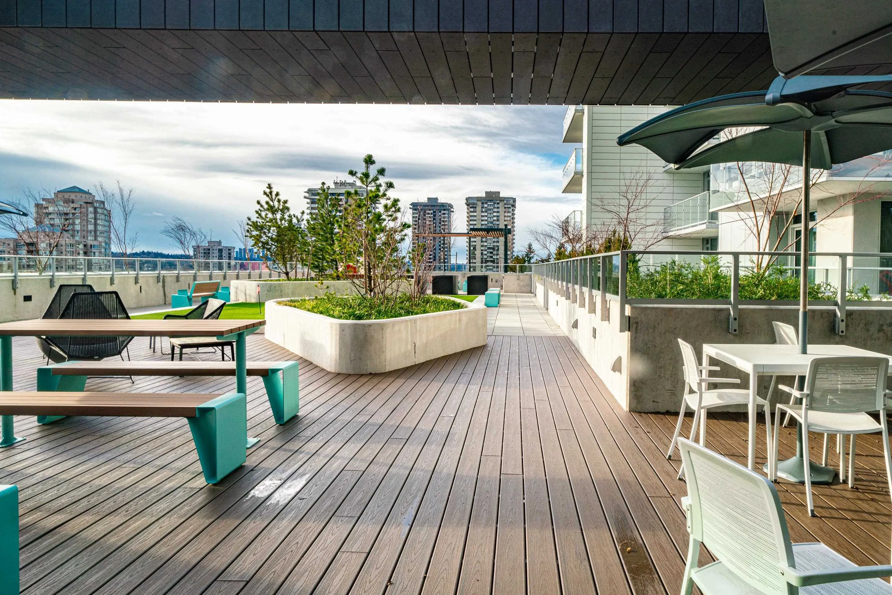 5001 3809 Evergreen Place