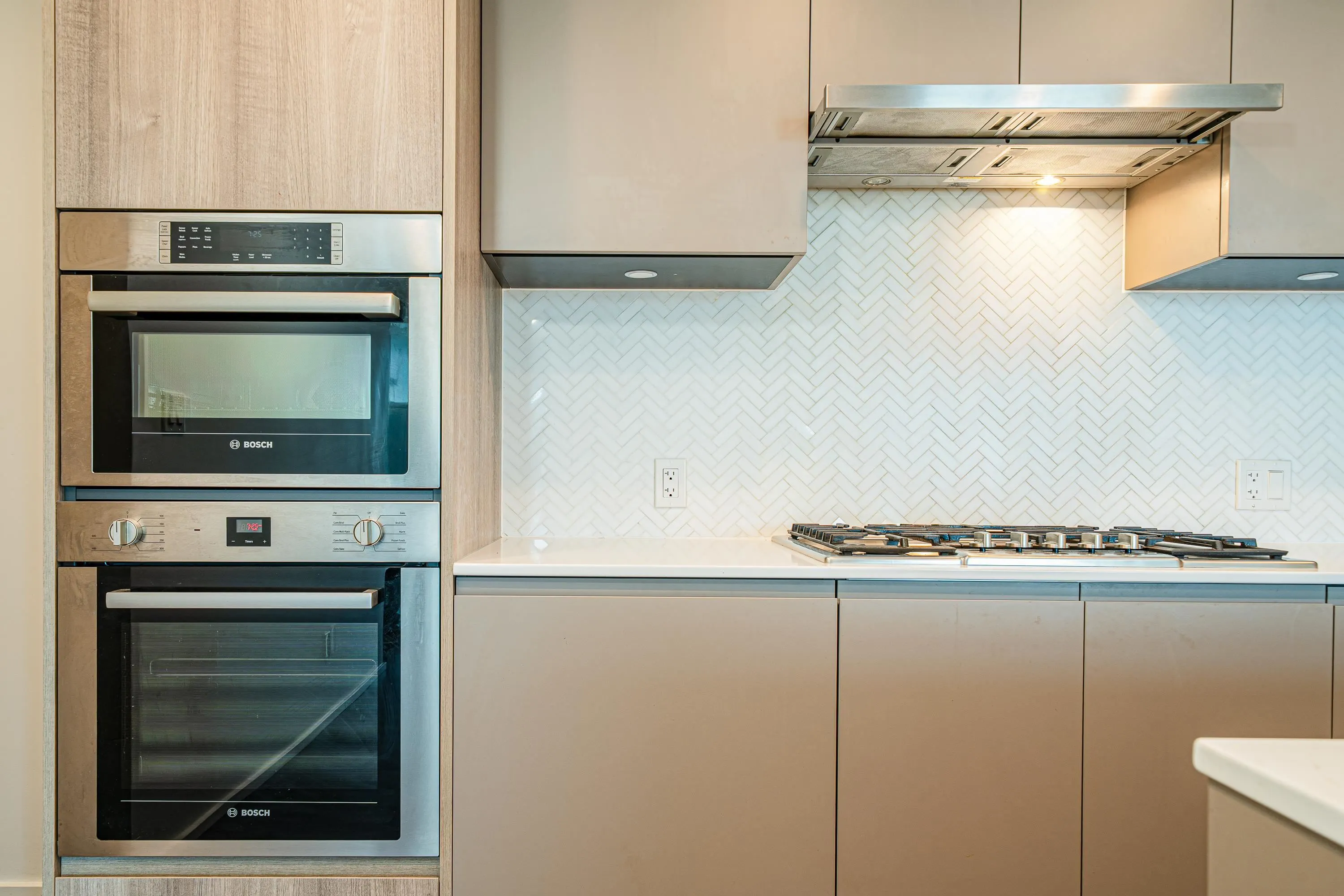 5001 3809 Evergreen Place