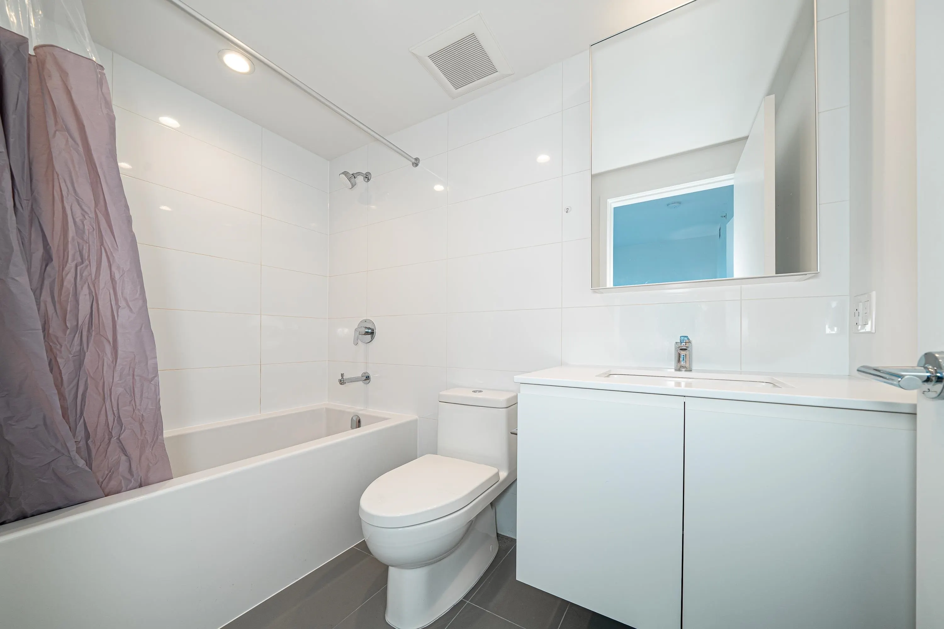 5001 3809 Evergreen Place