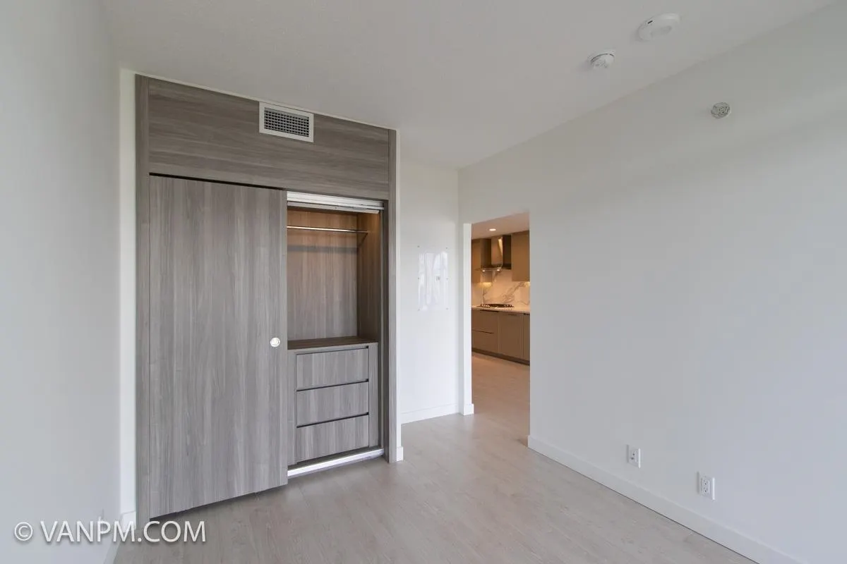 2306 4880 Lougheed Highway