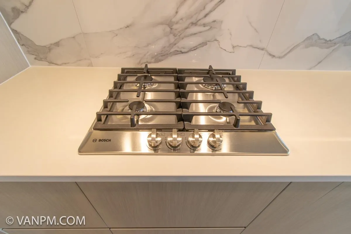 2306 4880 Lougheed Highway