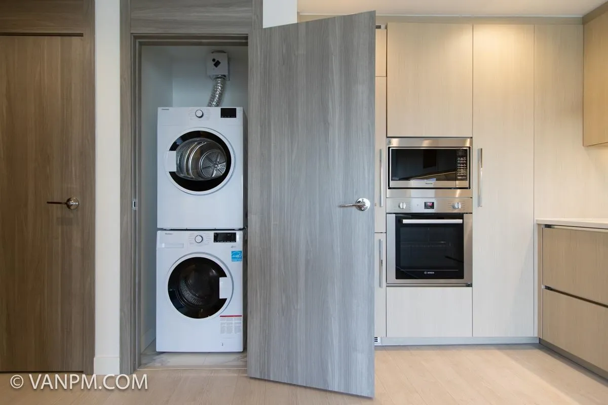 2306 4880 Lougheed Highway