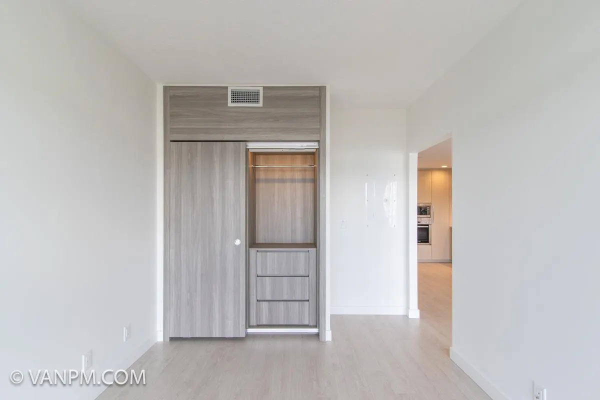 2306 4880 Lougheed Highway