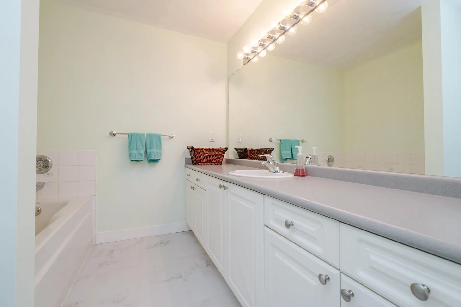 214 19953 55a Avenue