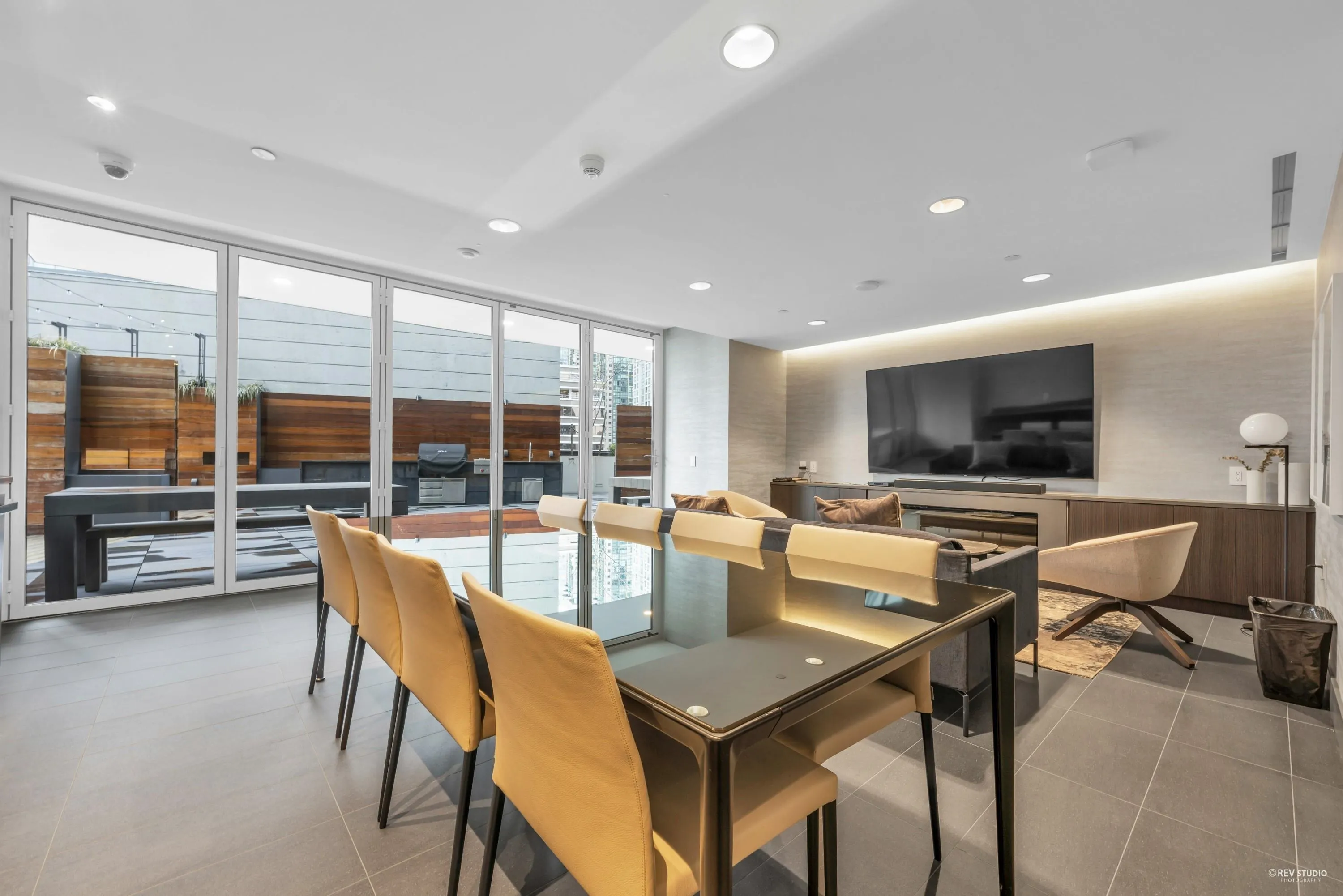 2001 620 Cardero Street