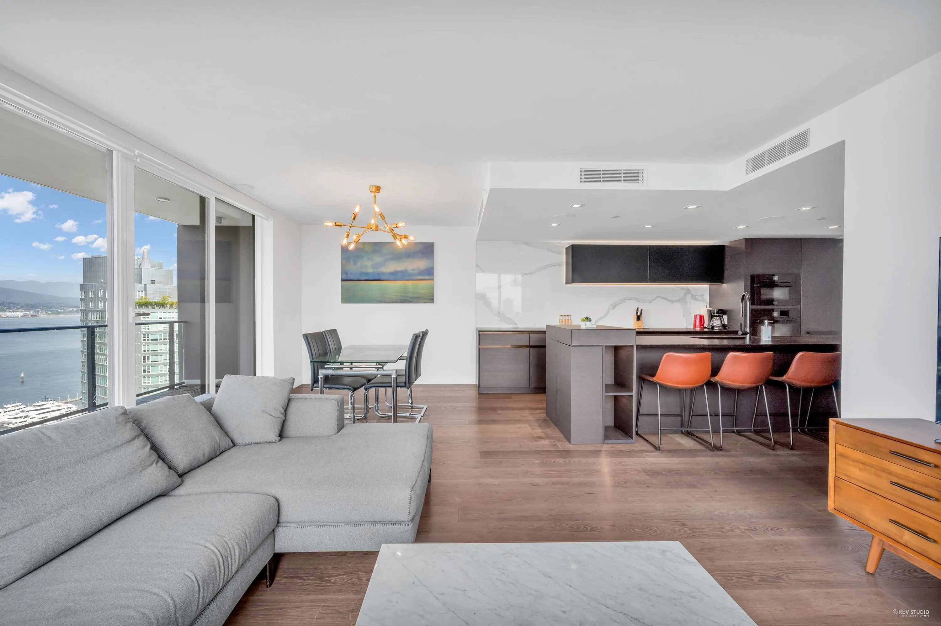 2001 620 Cardero Street