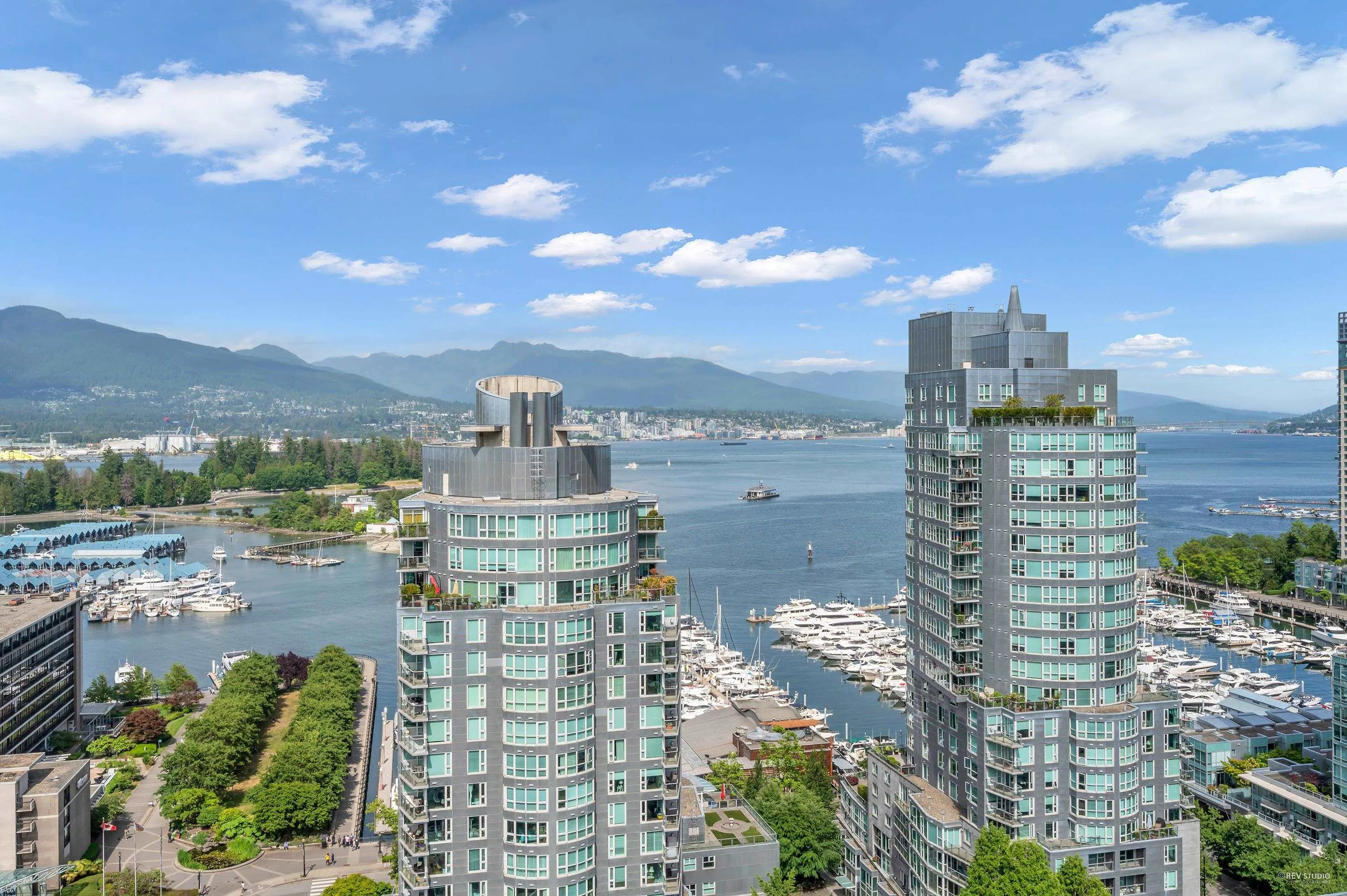 2001 620 Cardero Street