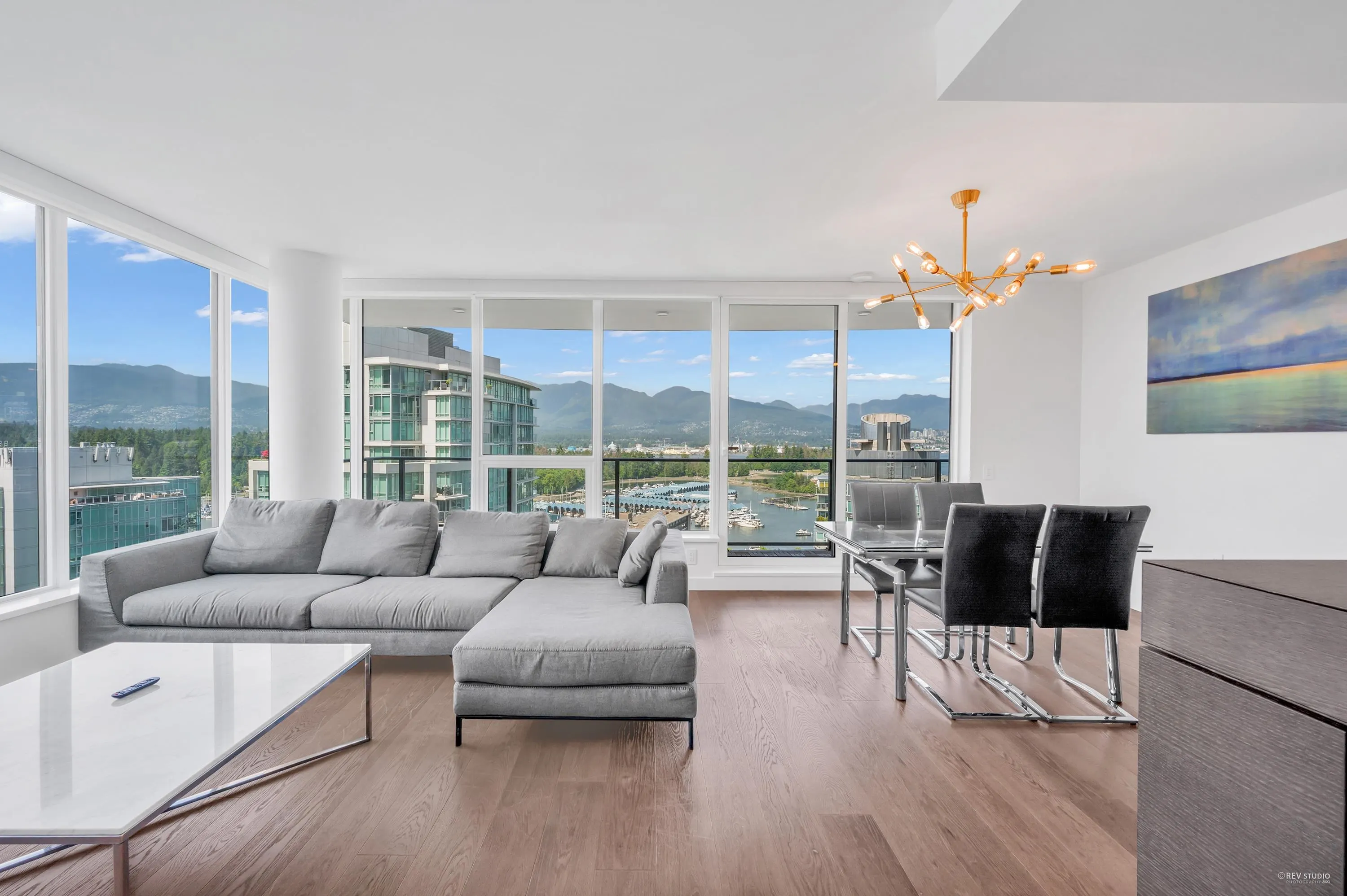 2001 620 Cardero Street