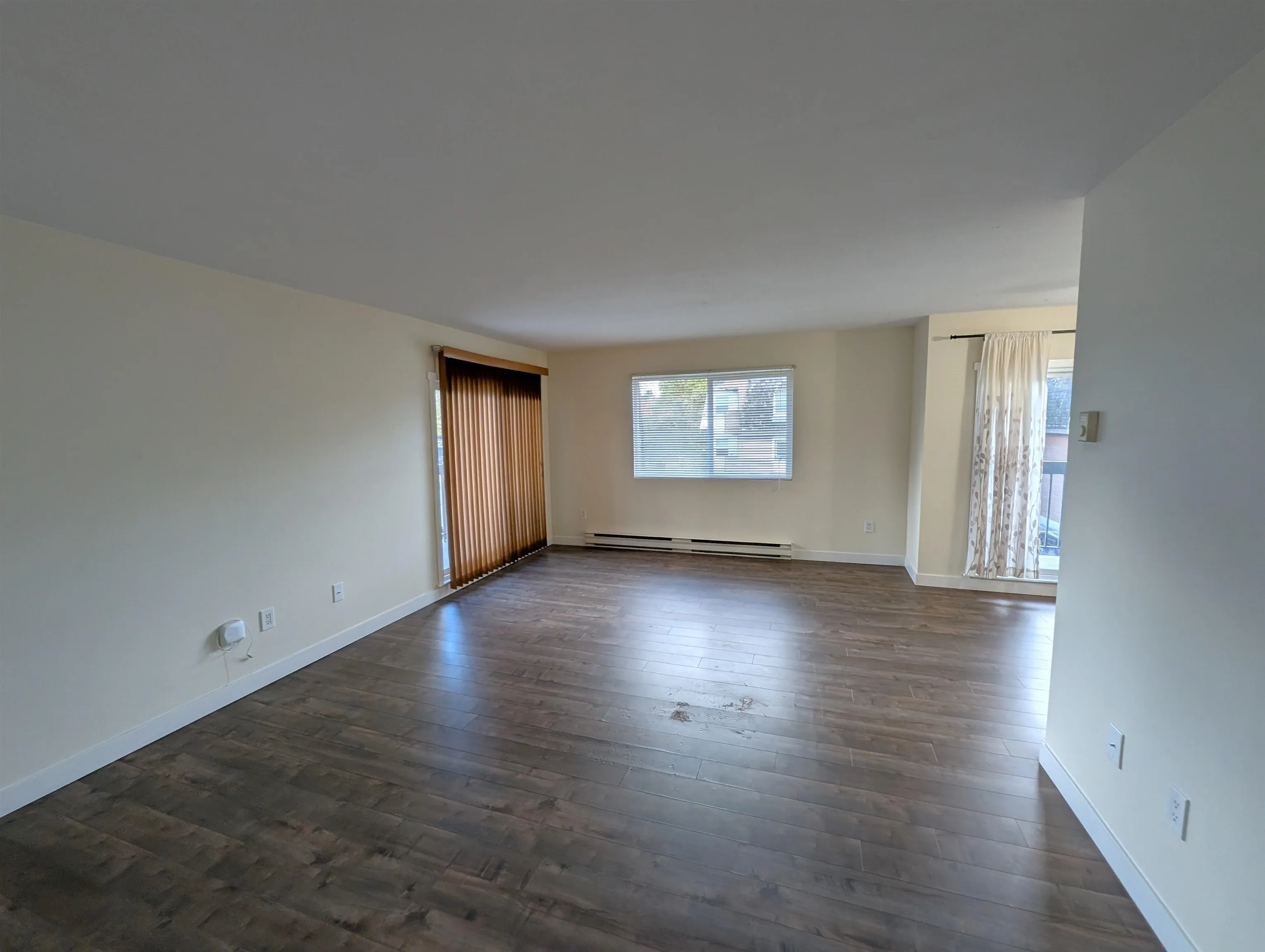 303 33850 Fern Street