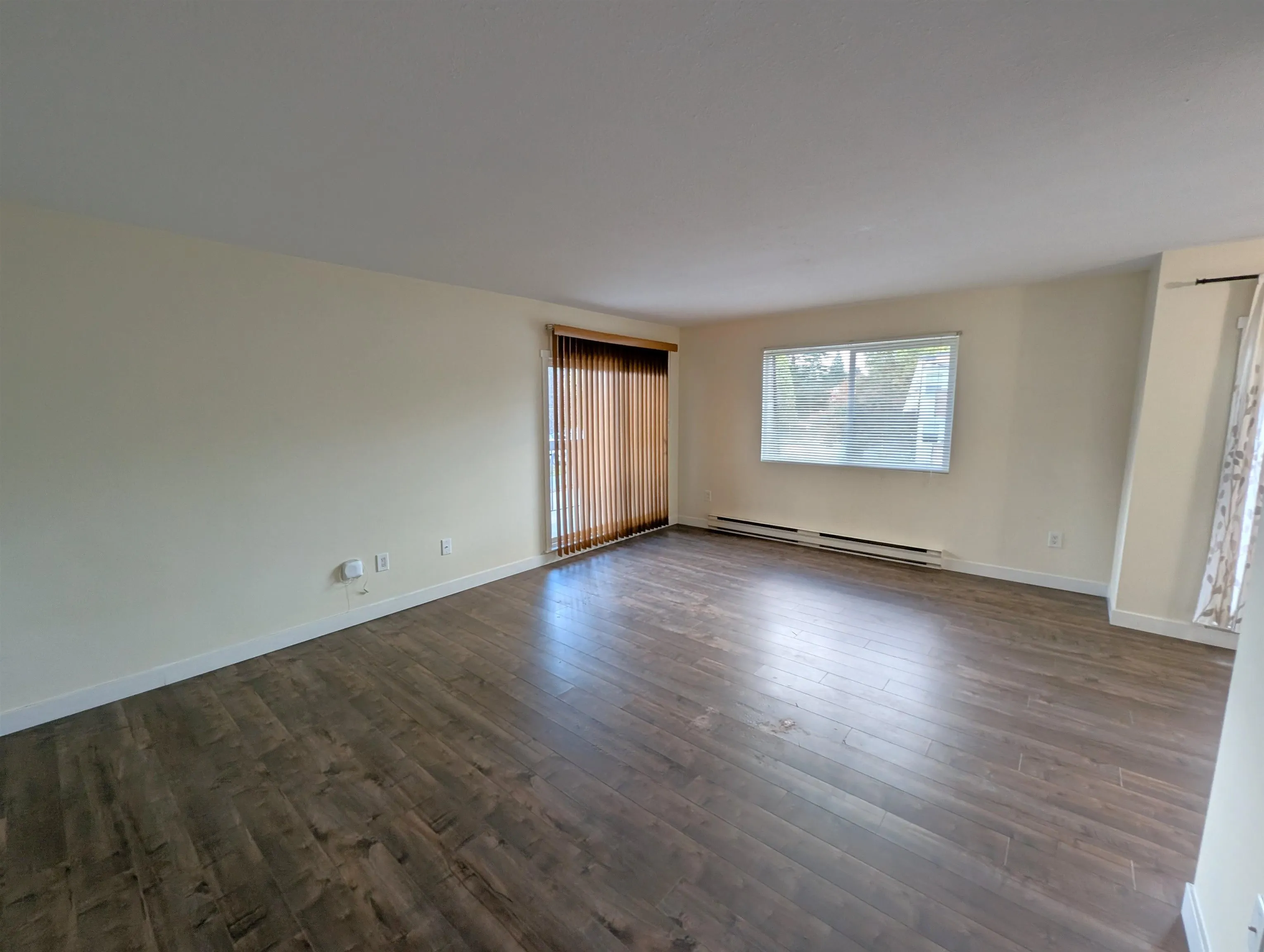 303 33850 Fern Street