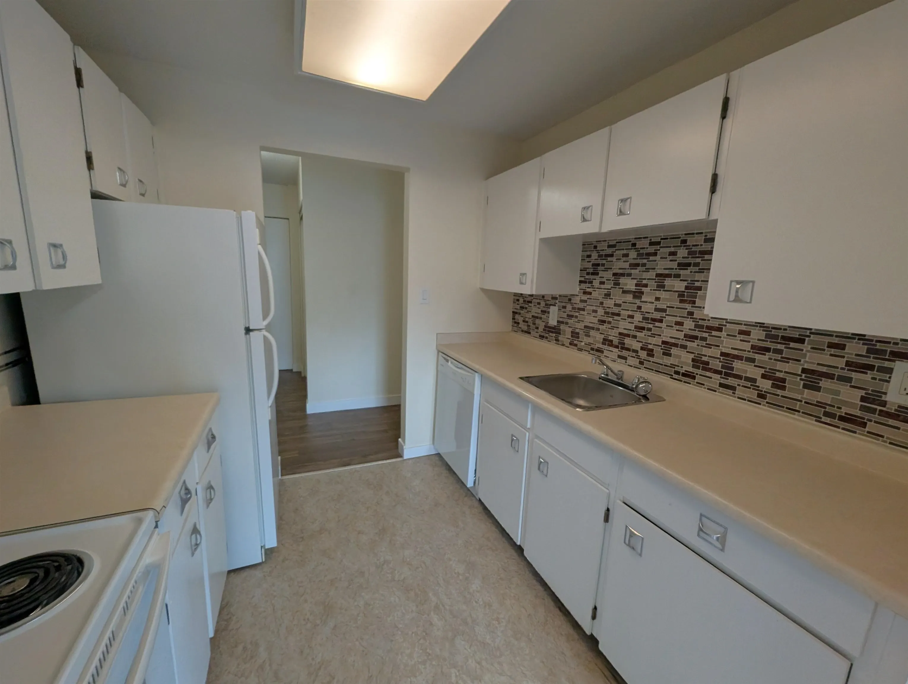 303 33850 Fern Street