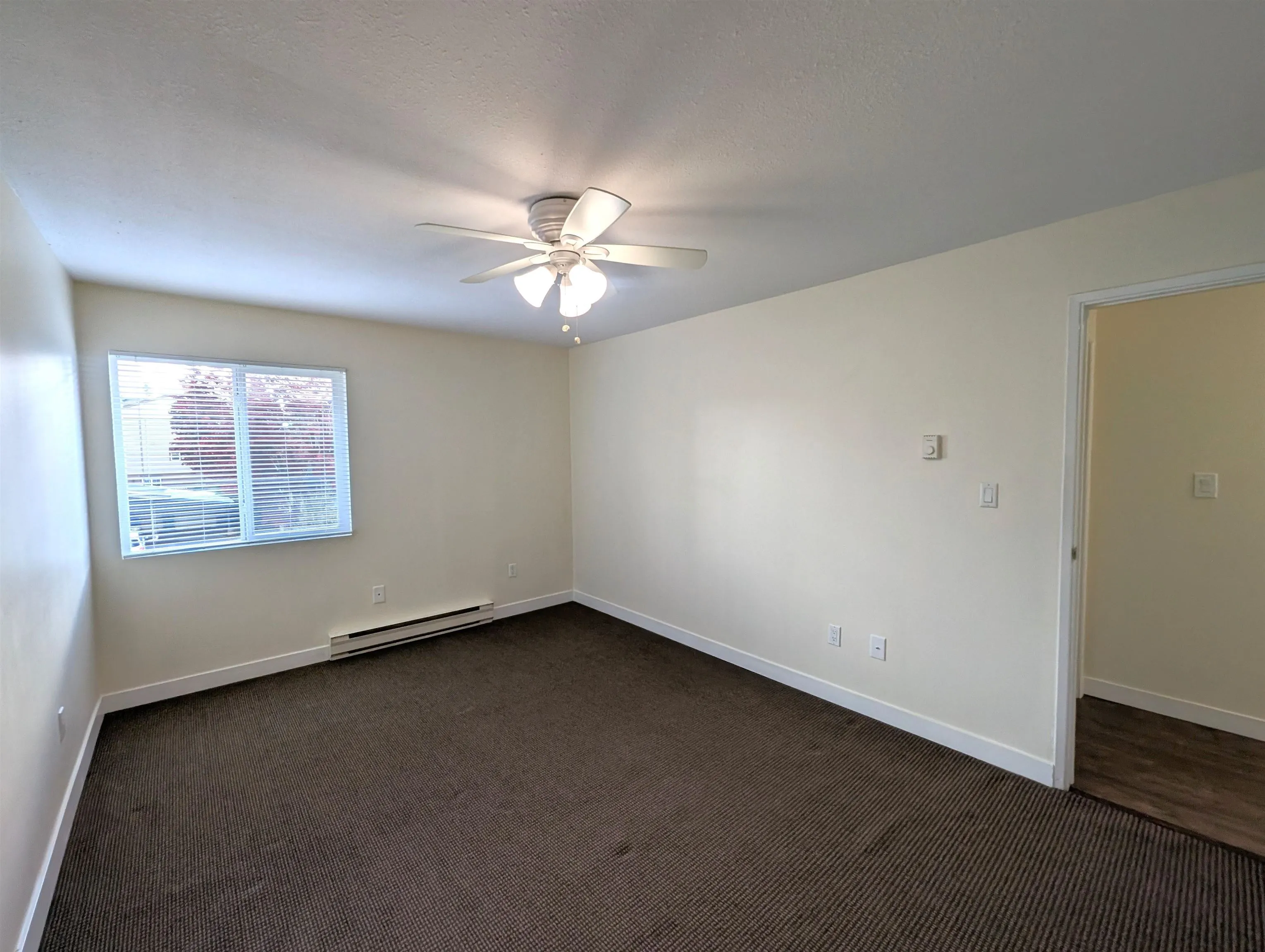 303 33850 Fern Street