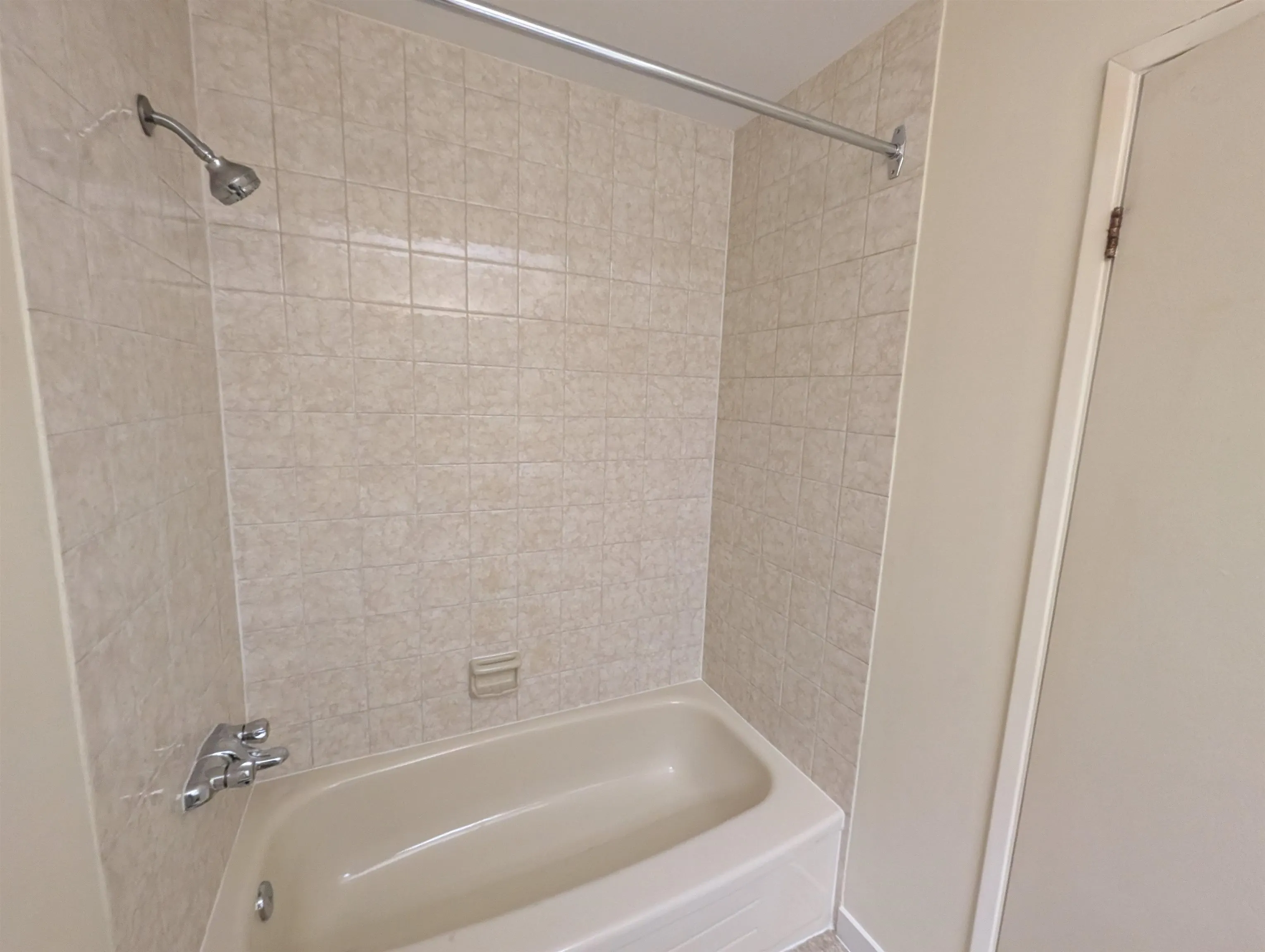 303 33850 Fern Street